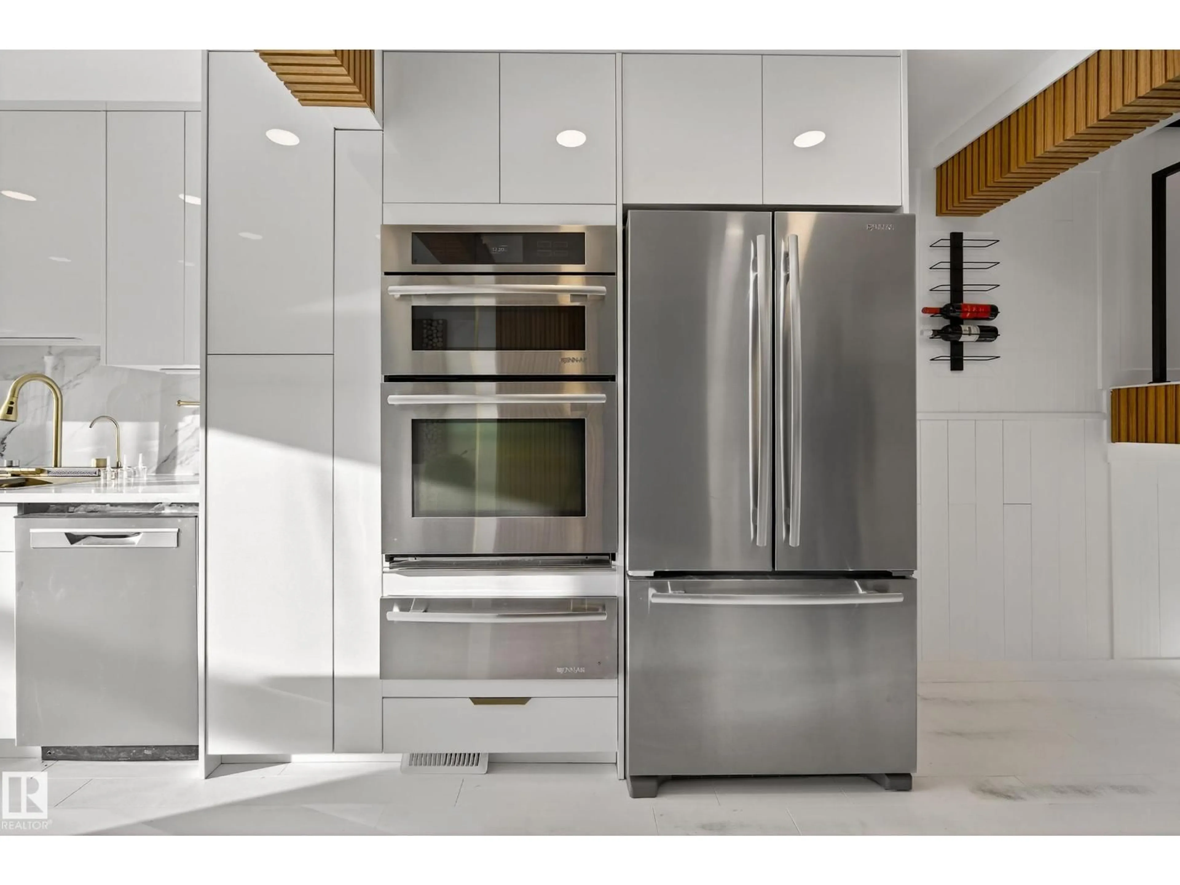 Contemporary kitchen, ceramic/tile floor for NW - 11A MEADOWLARK VG, Edmonton Alberta T4R5X3