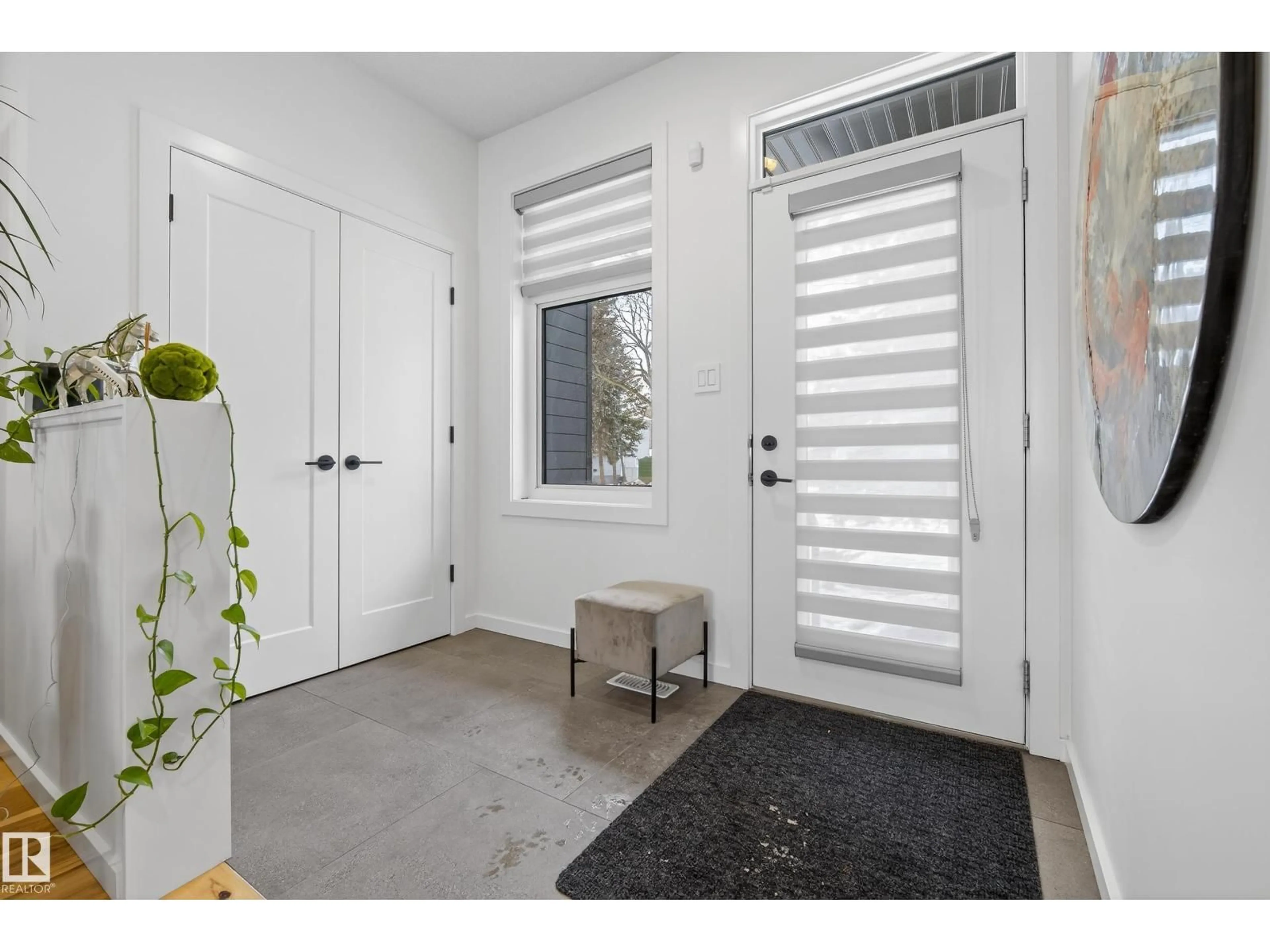 Indoor entryway for NW - 11337 122 ST, Edmonton Alberta T5M0B6