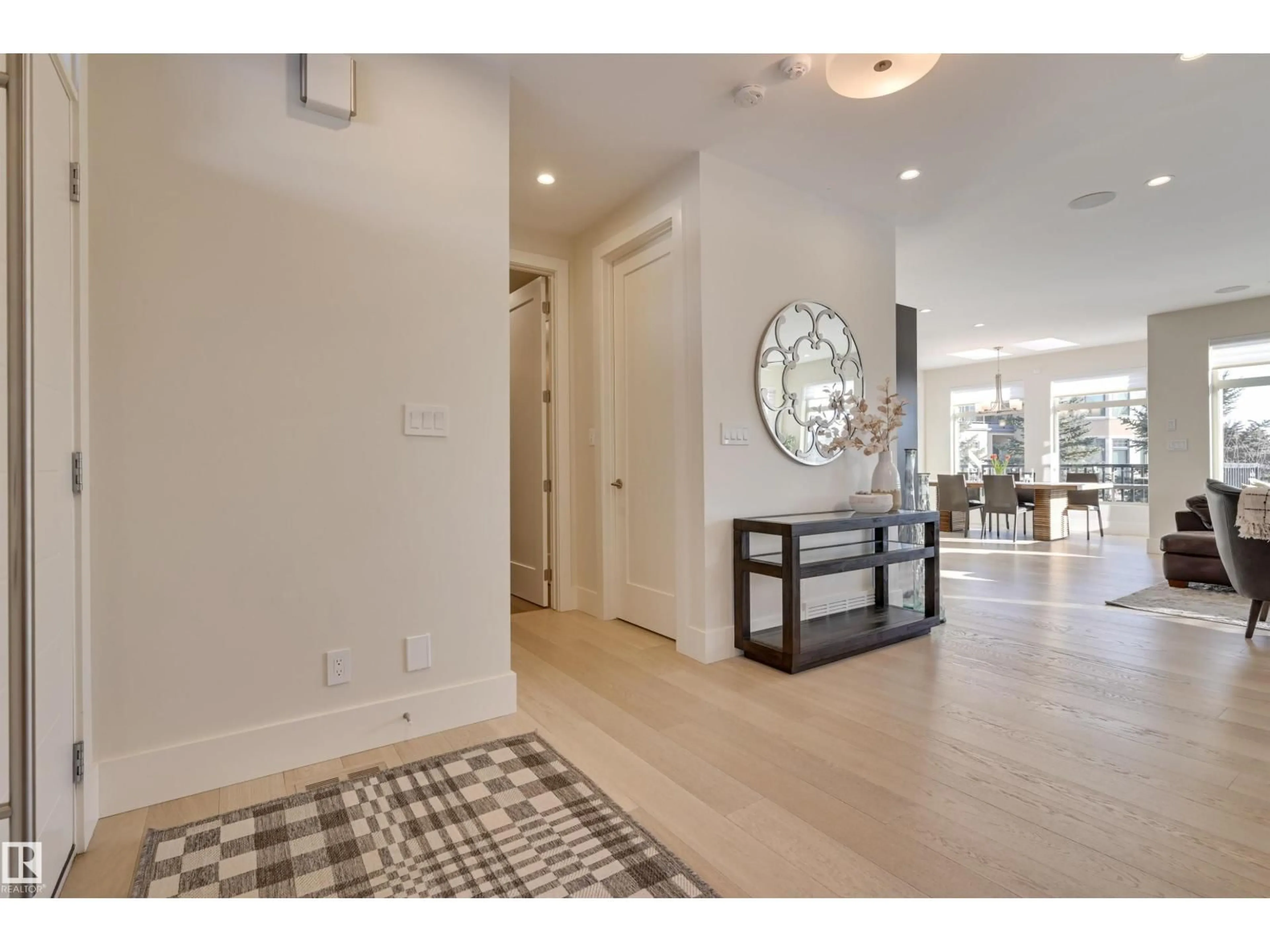 Indoor entryway for NW - 805 DRYSDALE RUN RU, Edmonton Alberta T6M2Y4