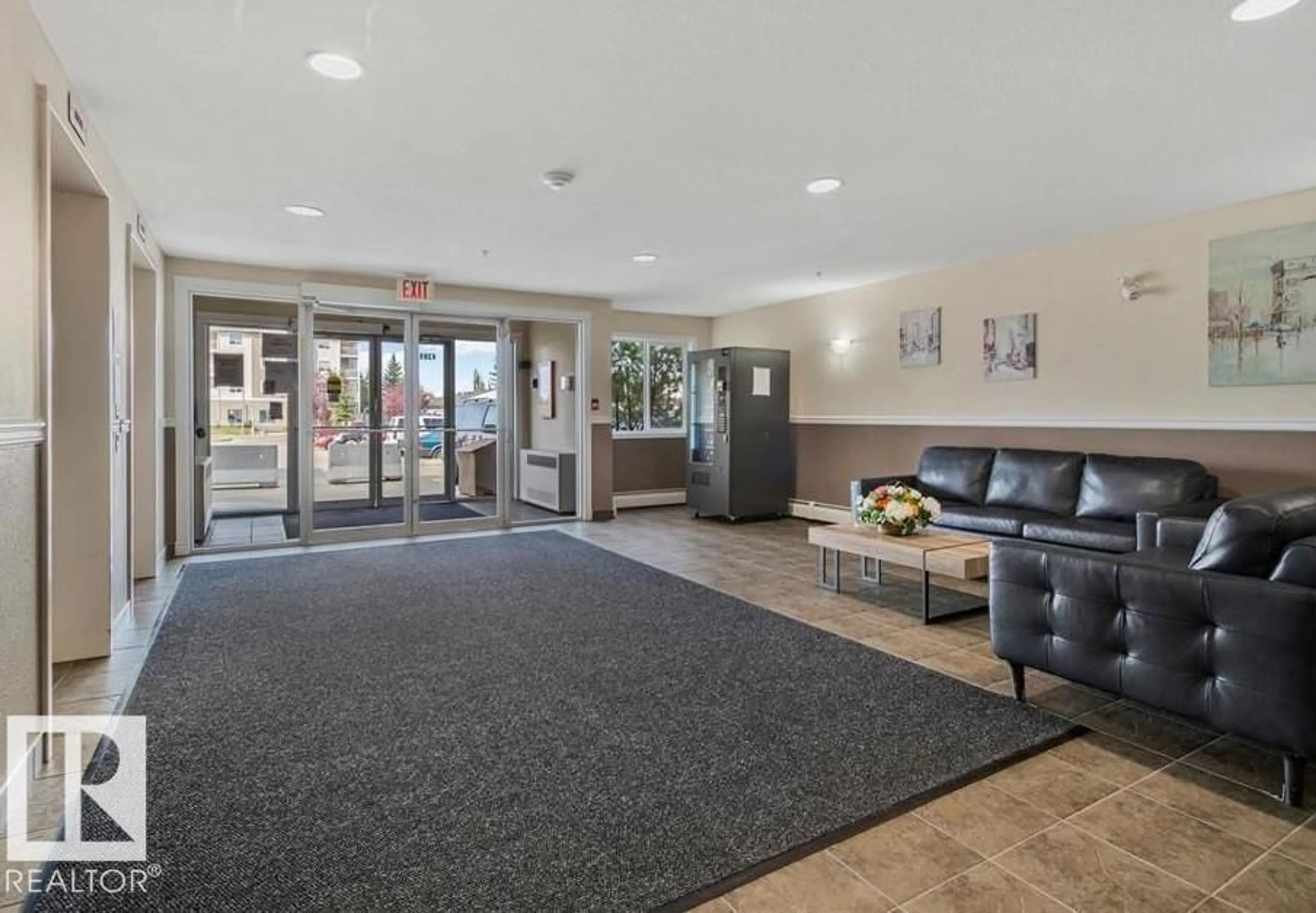 Lobby for 411 - 4309 33 ST, Stony Plain Alberta T7Z0C4