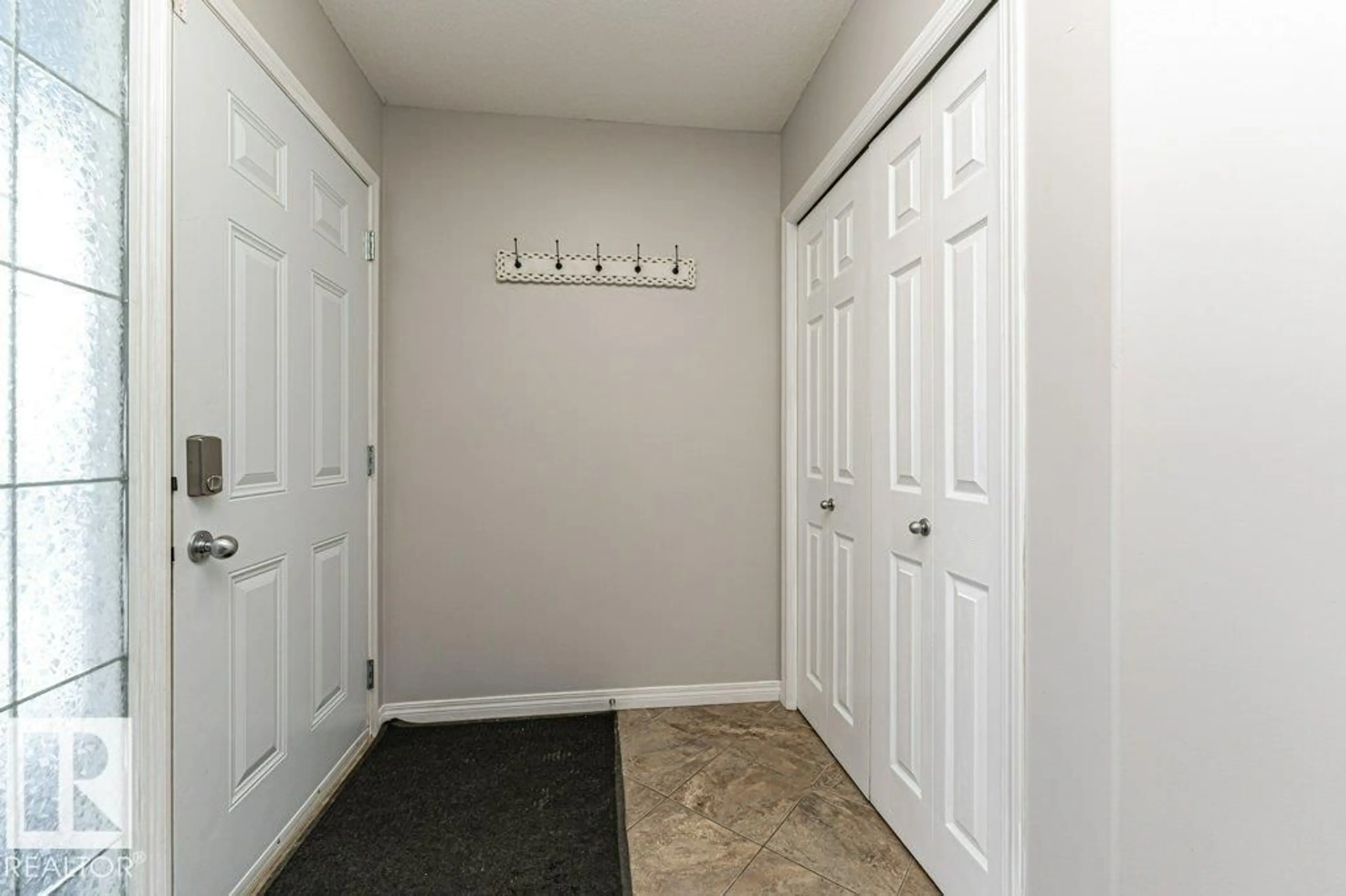 Indoor entryway for 10419 94 ST, Morinville Alberta T8R0A2