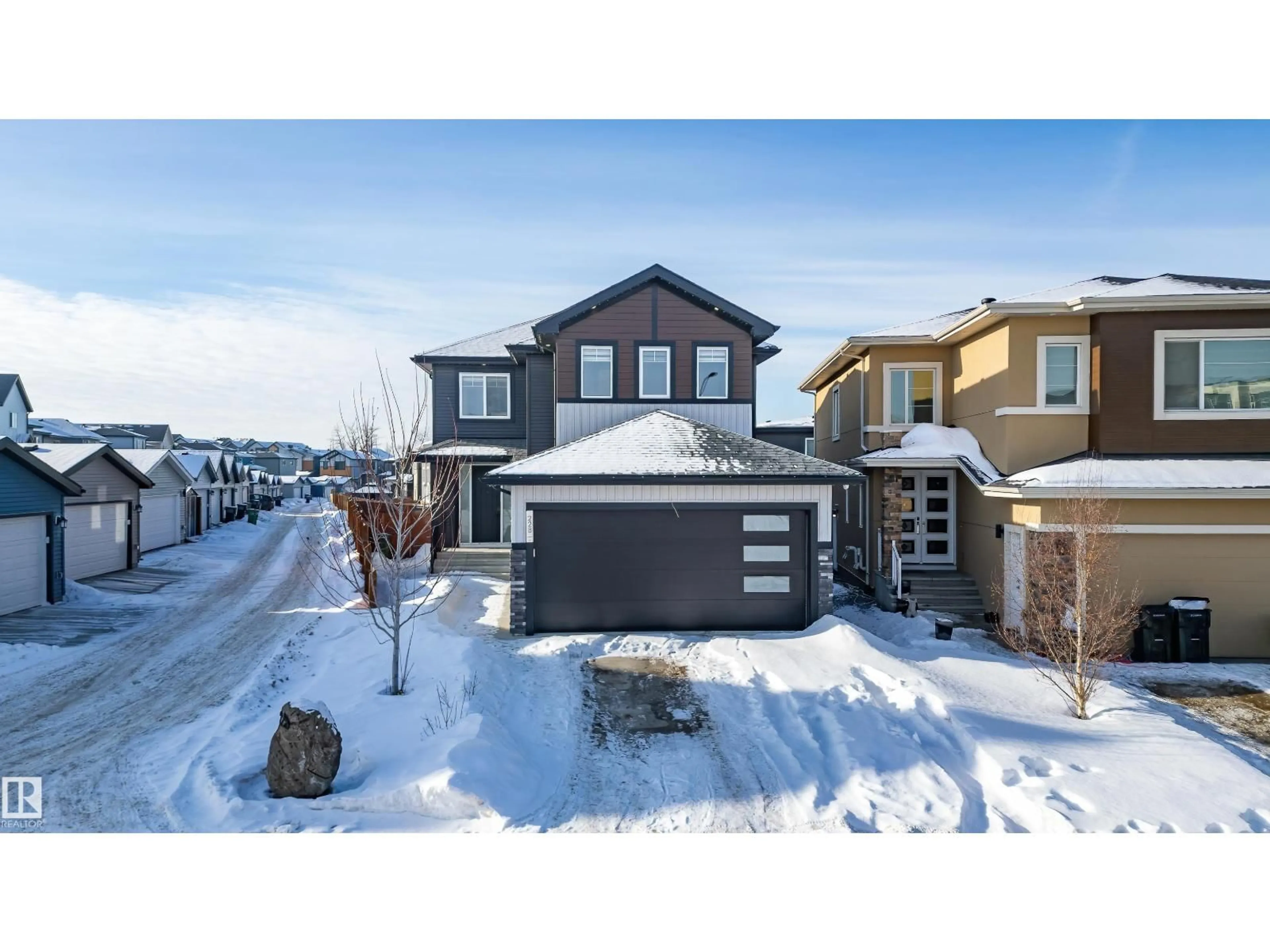 A pic from outside/outdoor area/front of a property/back of a property/a pic from drone, street for 228 36 ST, Edmonton Alberta T6X2W5