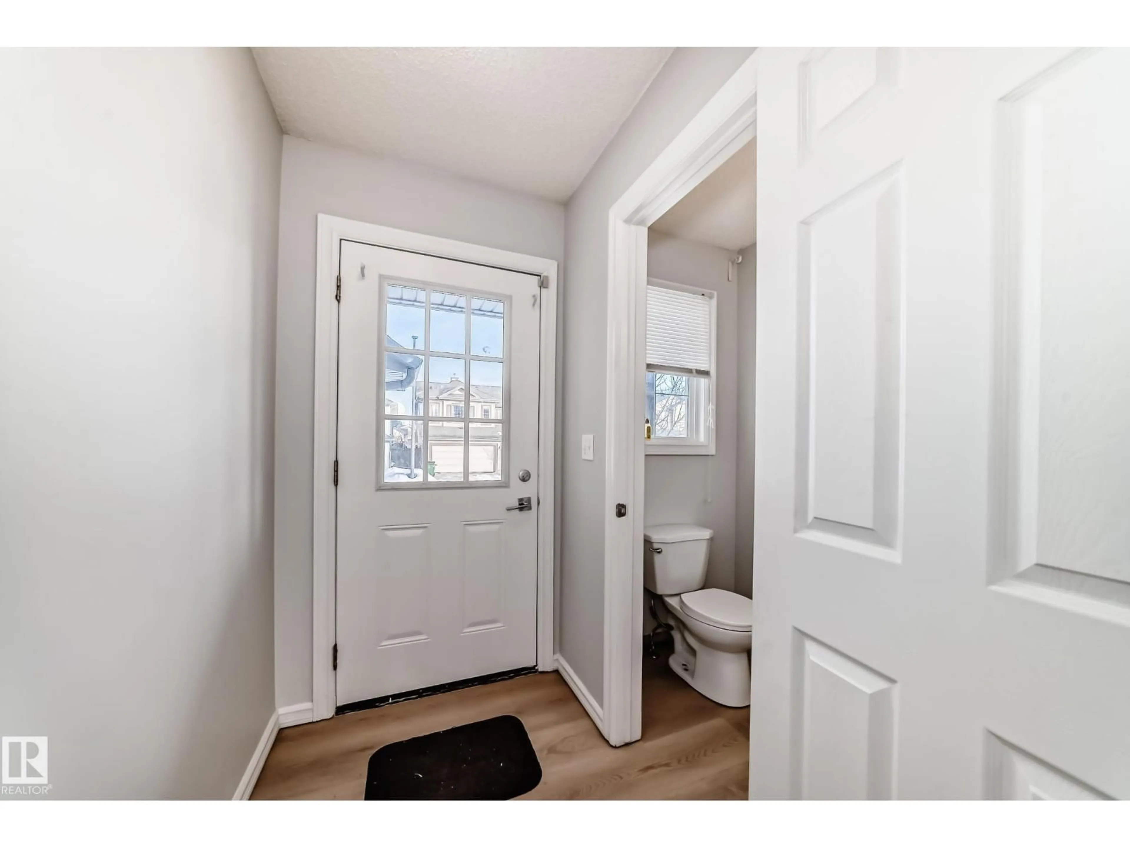 Indoor entryway for 7731 8 AV, Edmonton Alberta T6X0A3