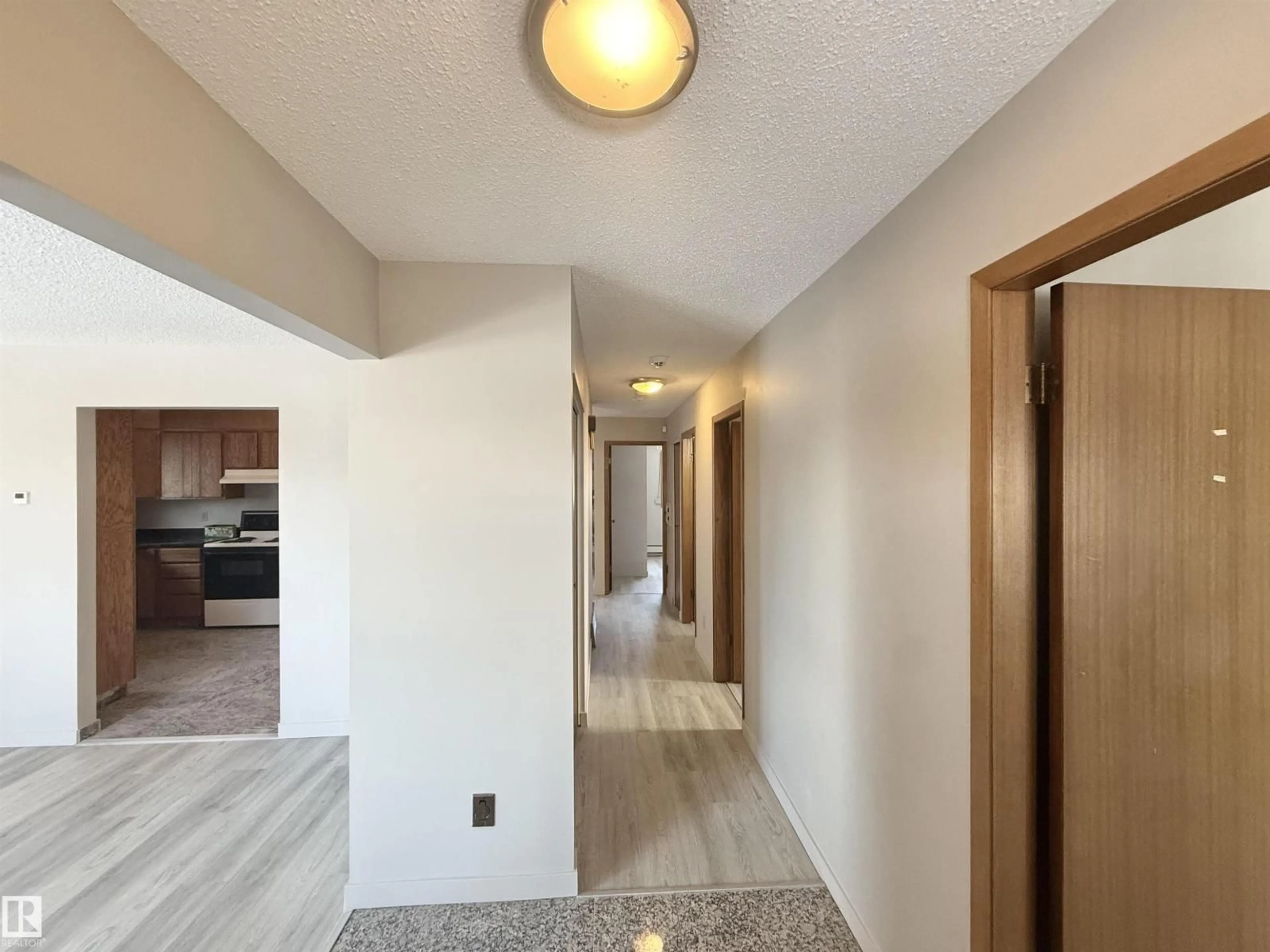 Indoor entryway for NW - 2112 104B ST, Edmonton Alberta T6J5G8