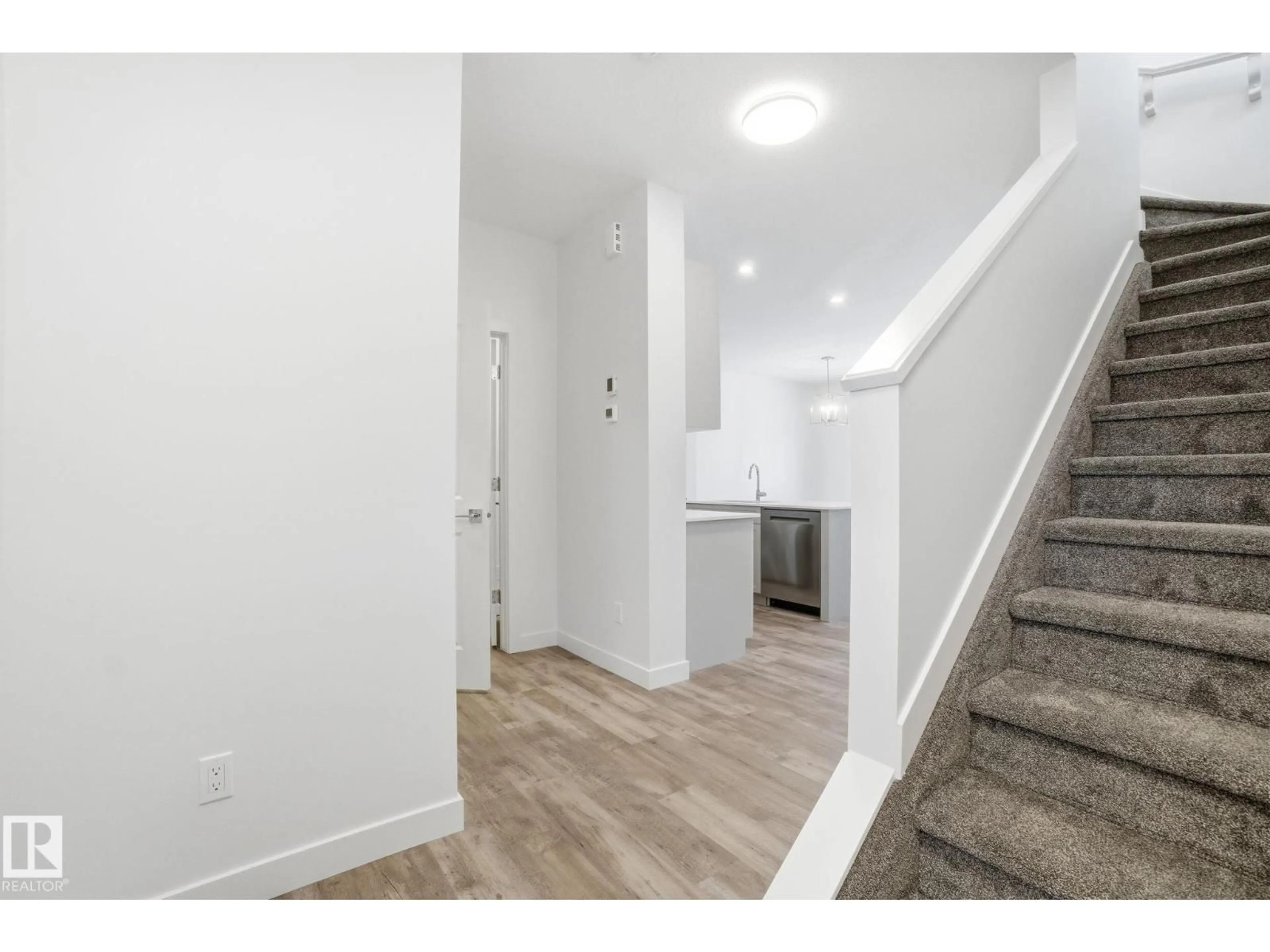 Unknown for 64 5122 213A ST NW, Edmonton Alberta T6M1M6