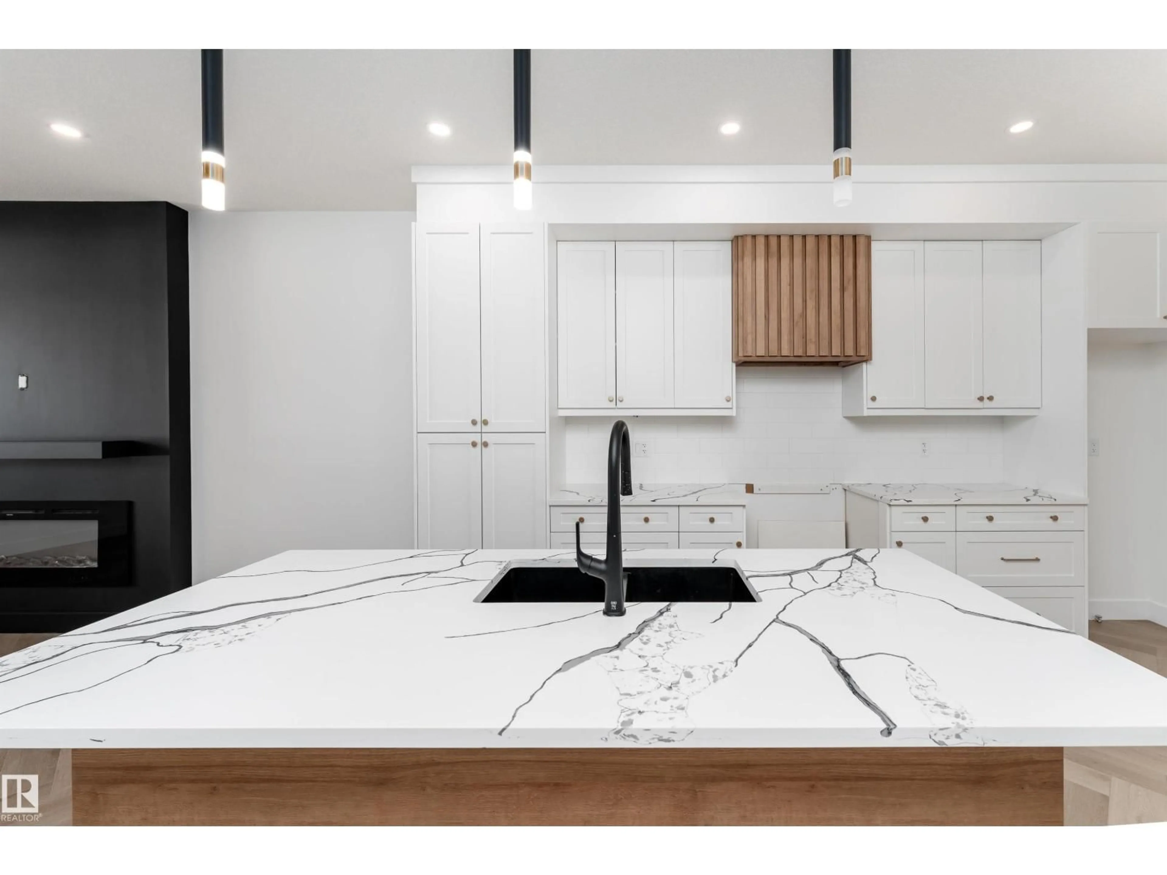 Open concept kitchen, ceramic/tile floor for 3127 MAGPIE WY, Edmonton Alberta T5S0V3