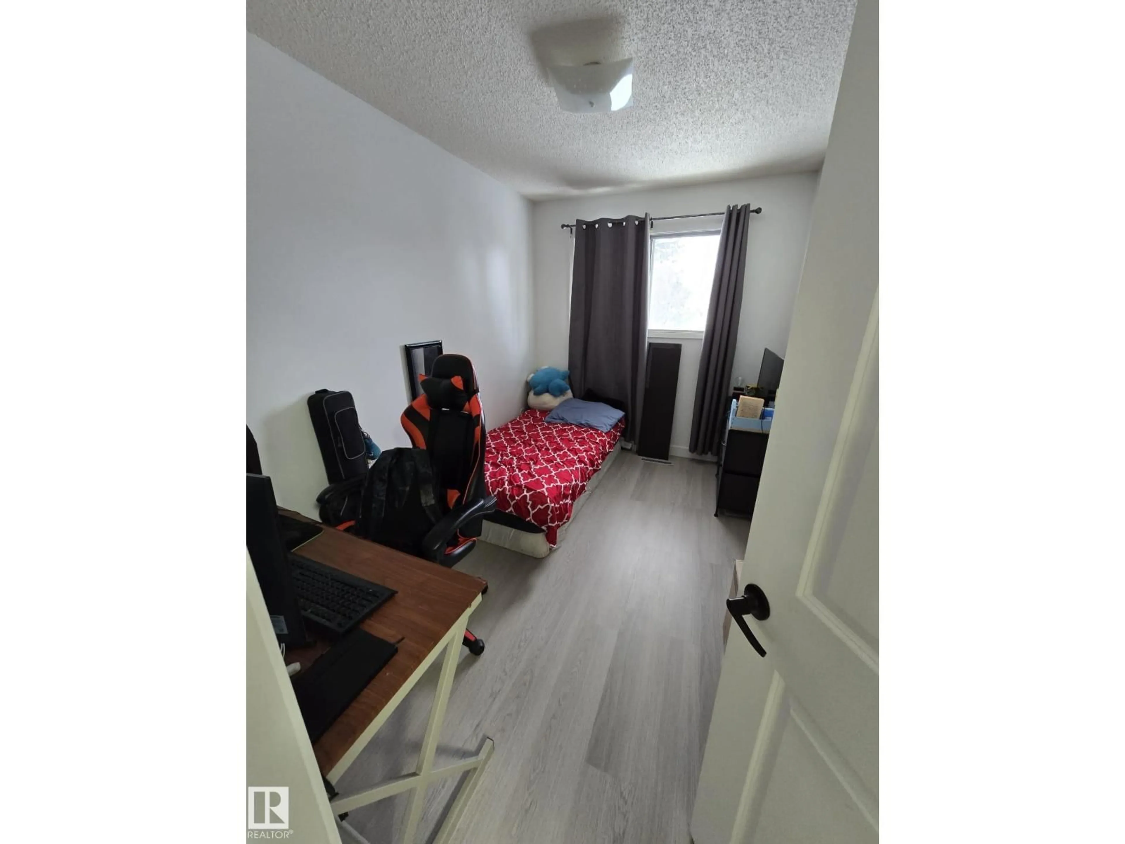 A pic of a room for NW - 14224 78 ST, Edmonton Alberta T5C1H5