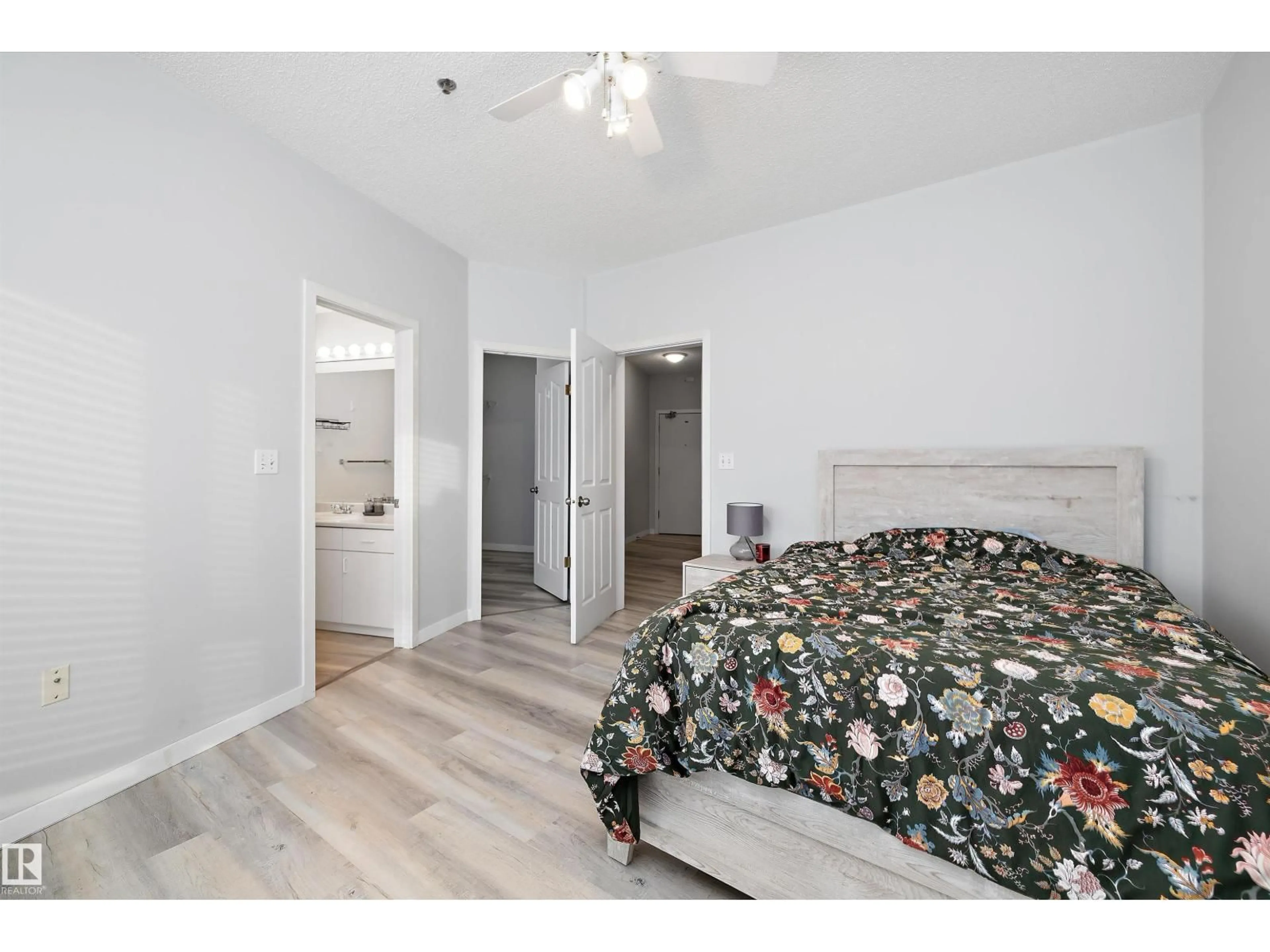 A pic of a room for #205 - 10809 SASKATCHEWAN DR, Edmonton Alberta T6E4S5