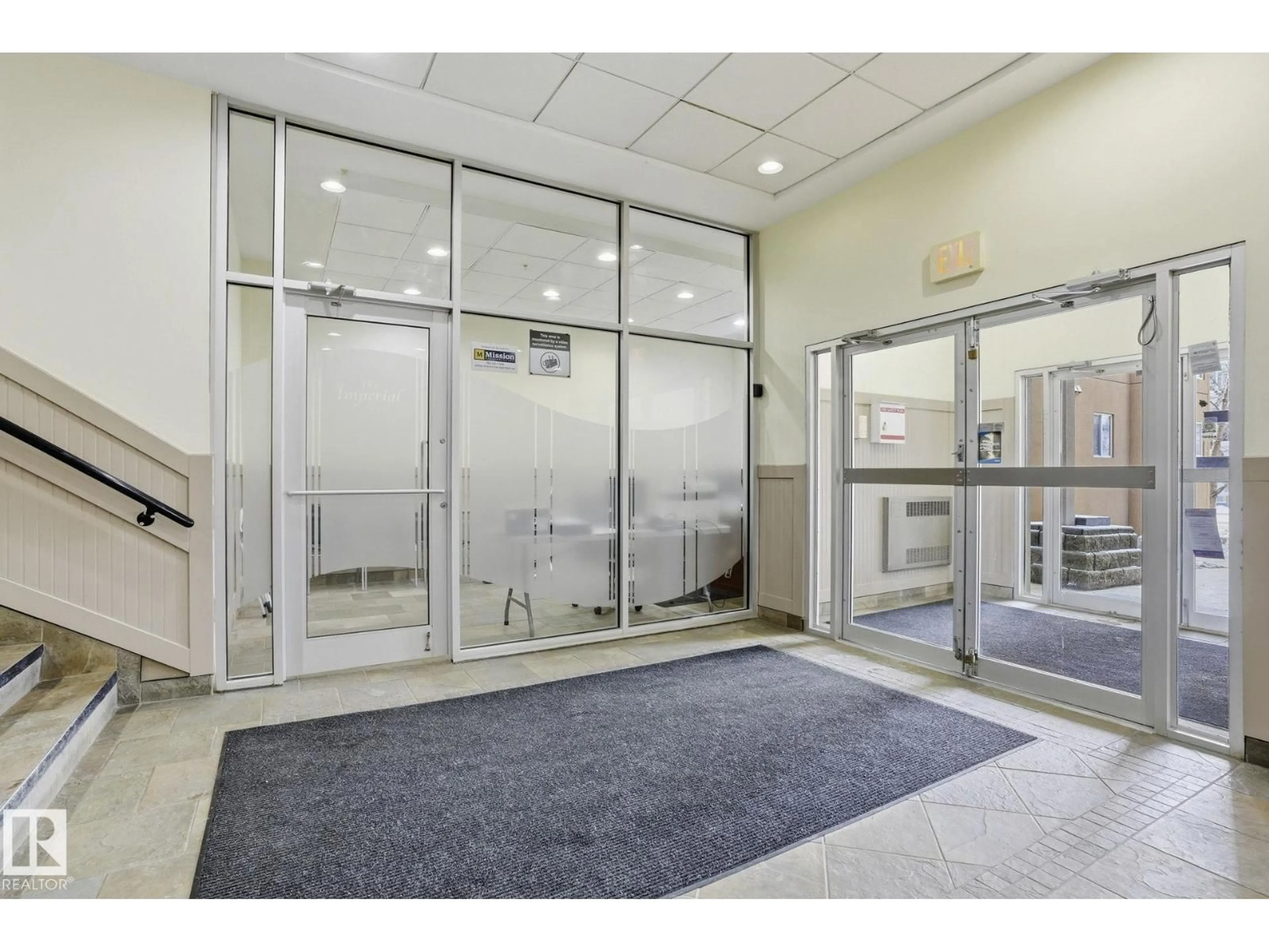 Indoor foyer for #402 - 10235 112 ST, Edmonton Alberta T5K1M7
