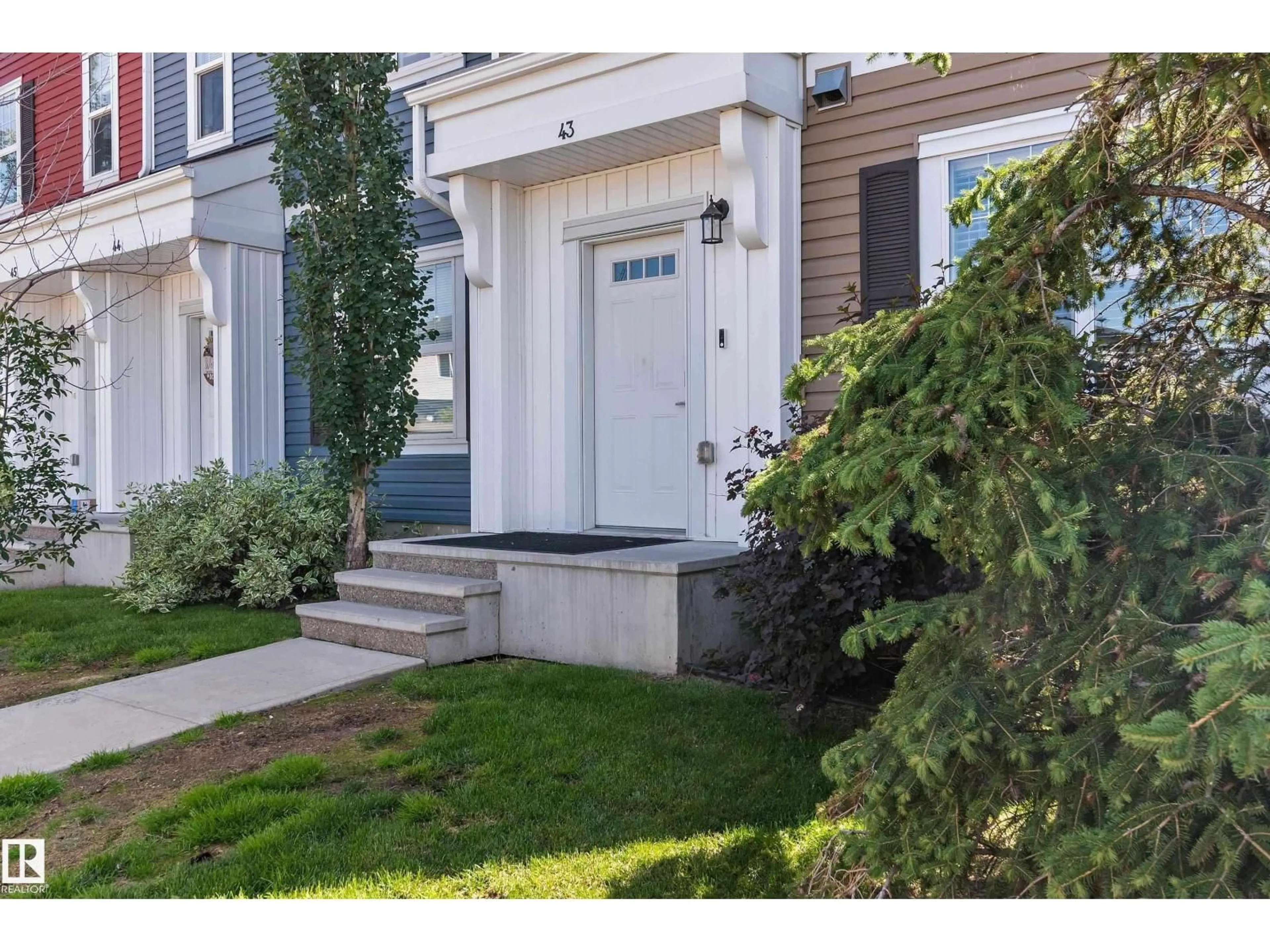 Indoor entryway for 903 - 43 CRYSTALLINA NERA WY, Edmonton Alberta T5Z0N6