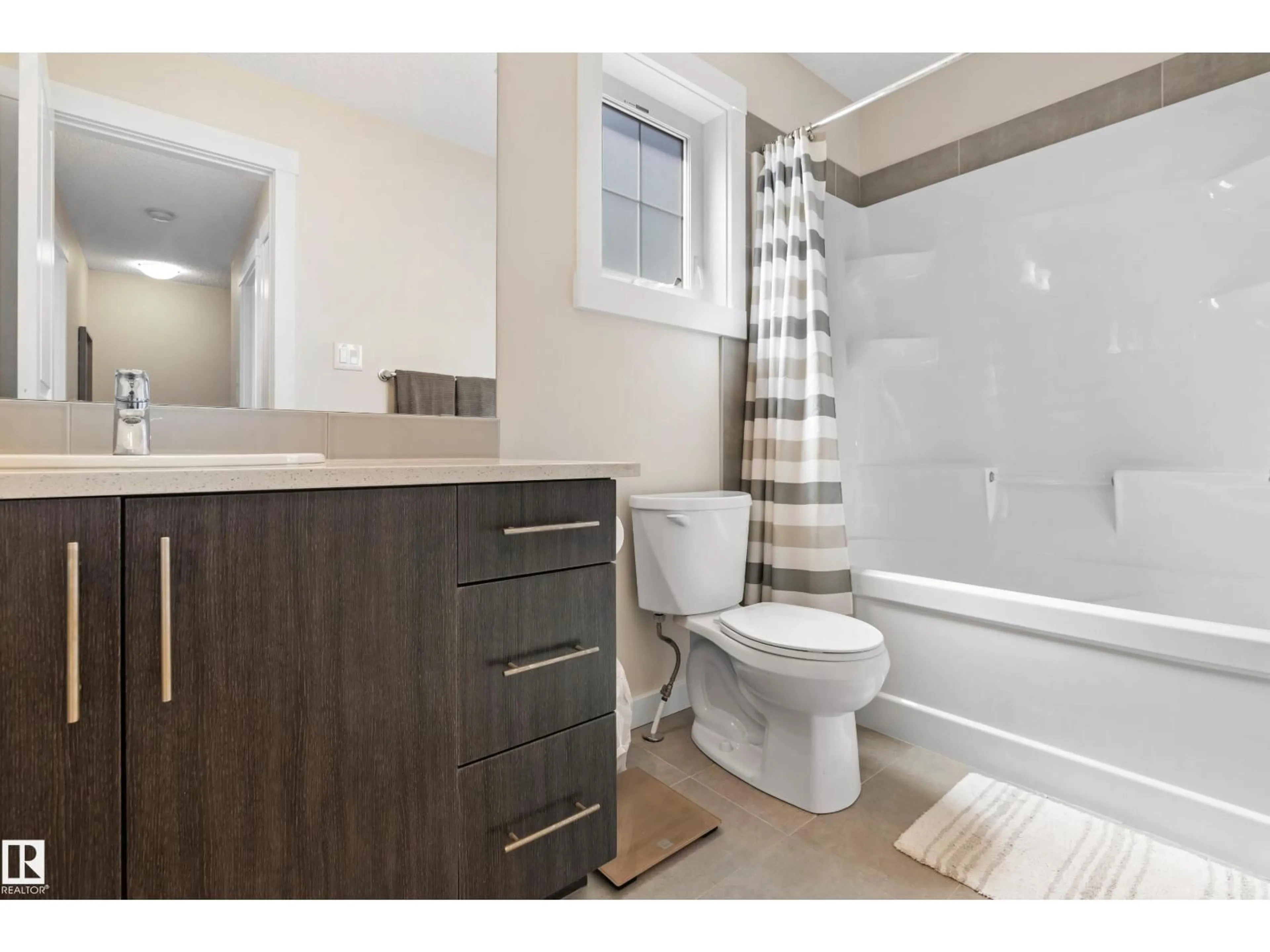 Standard bathroom, unknown for 903 - 43 CRYSTALLINA NERA WY, Edmonton Alberta T5Z0N6