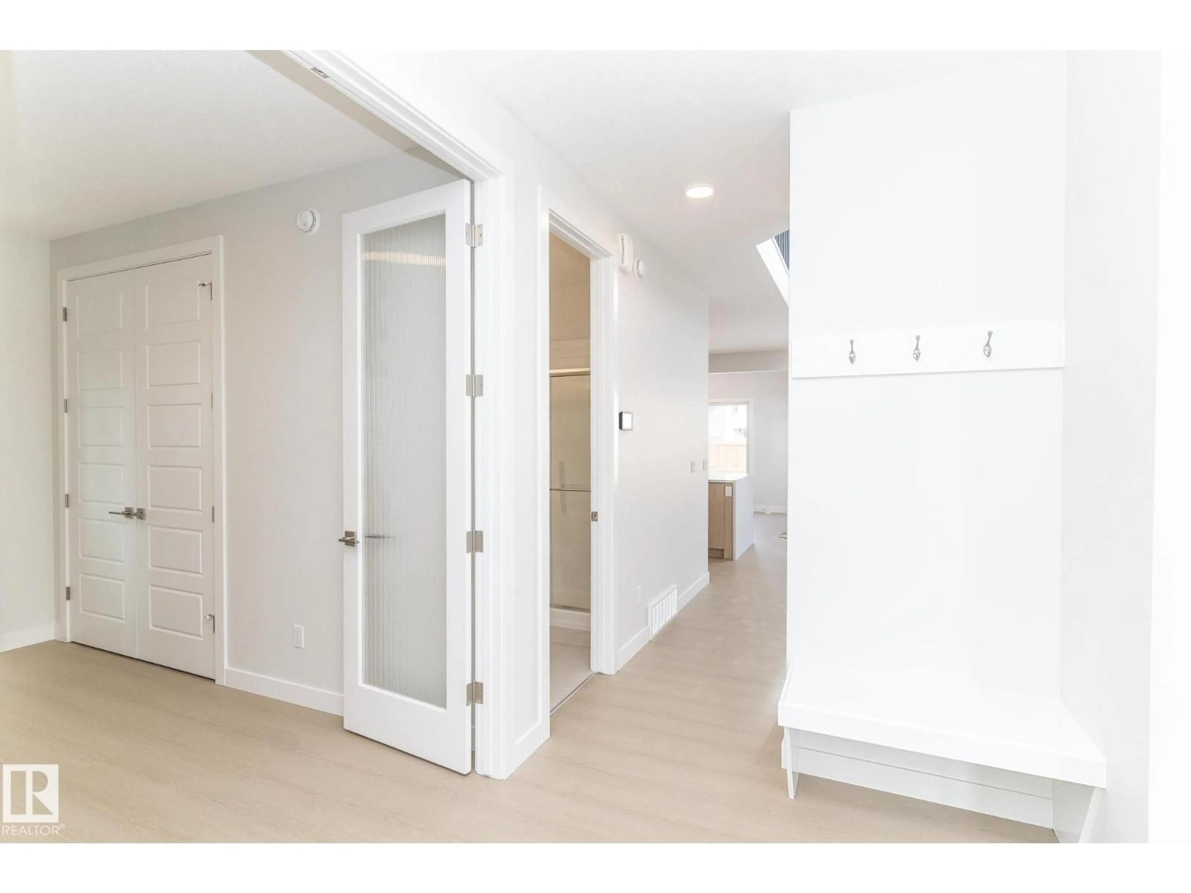 Indoor entryway for 19004 20 AV, Edmonton Alberta T6M3E8