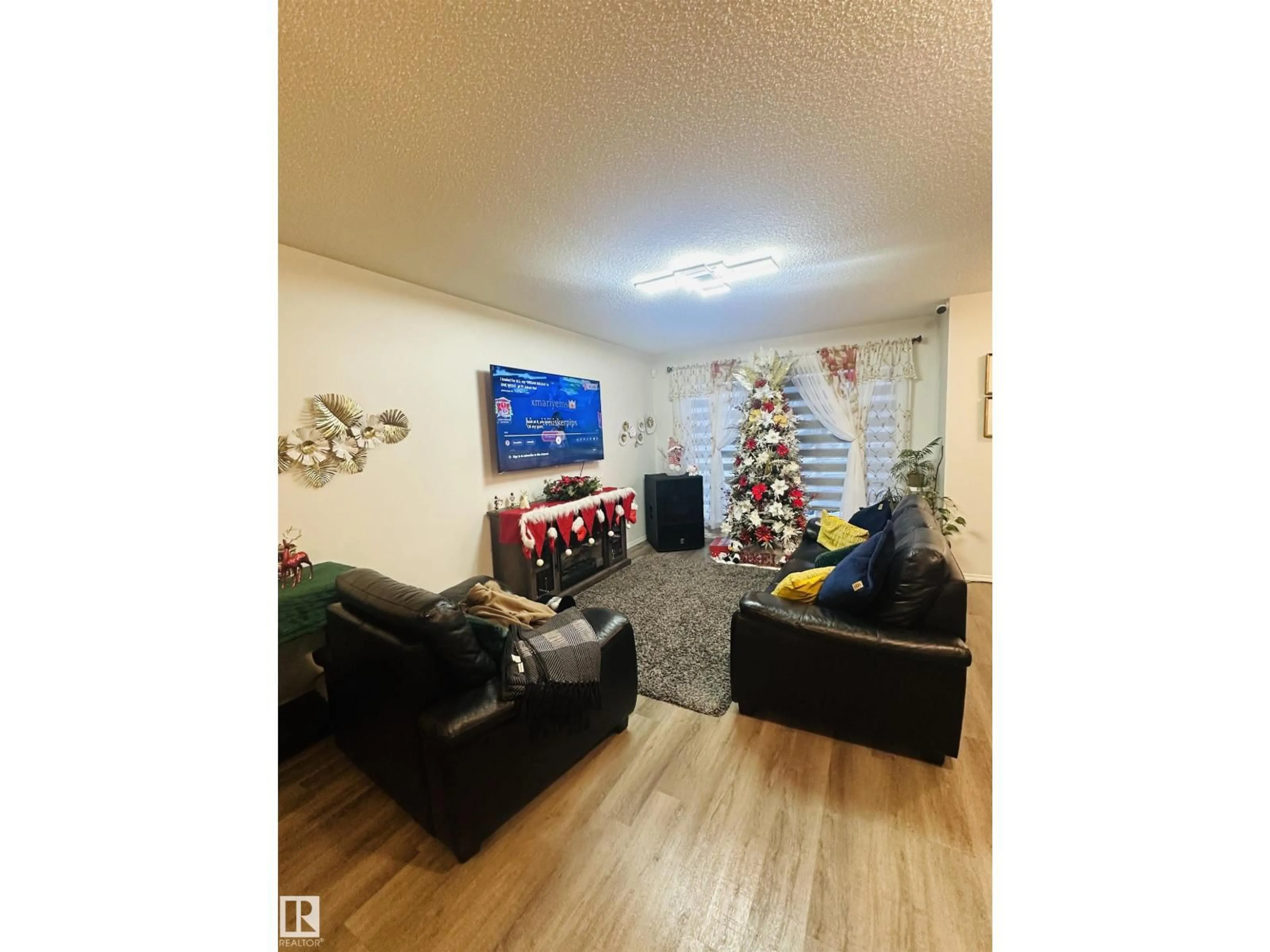 A pic of a room for 19303 27 AV, Edmonton Alberta T6M1K9
