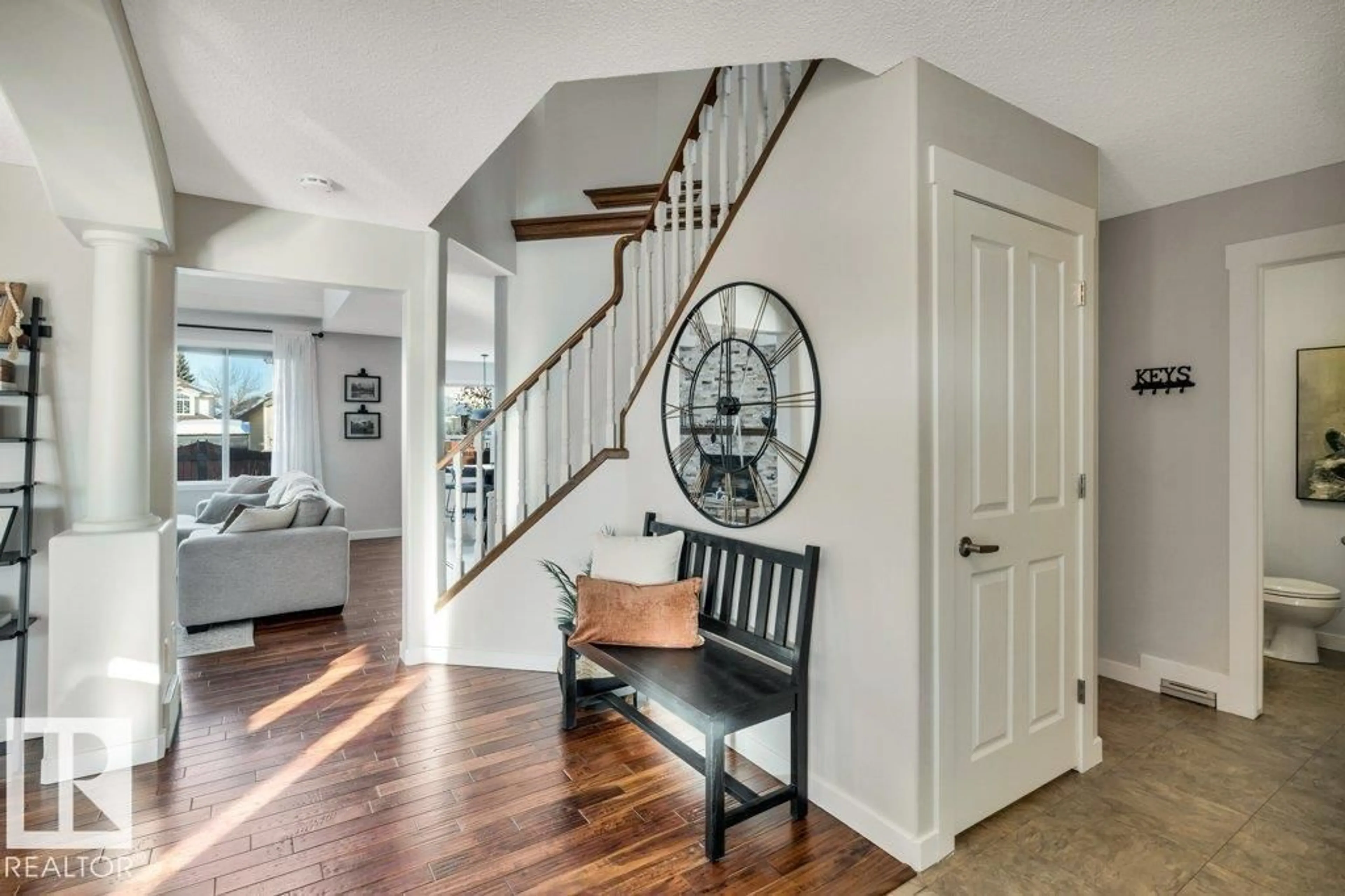 Indoor entryway for 14 DUNFIELD CR, St. Albert Alberta T8N6R7