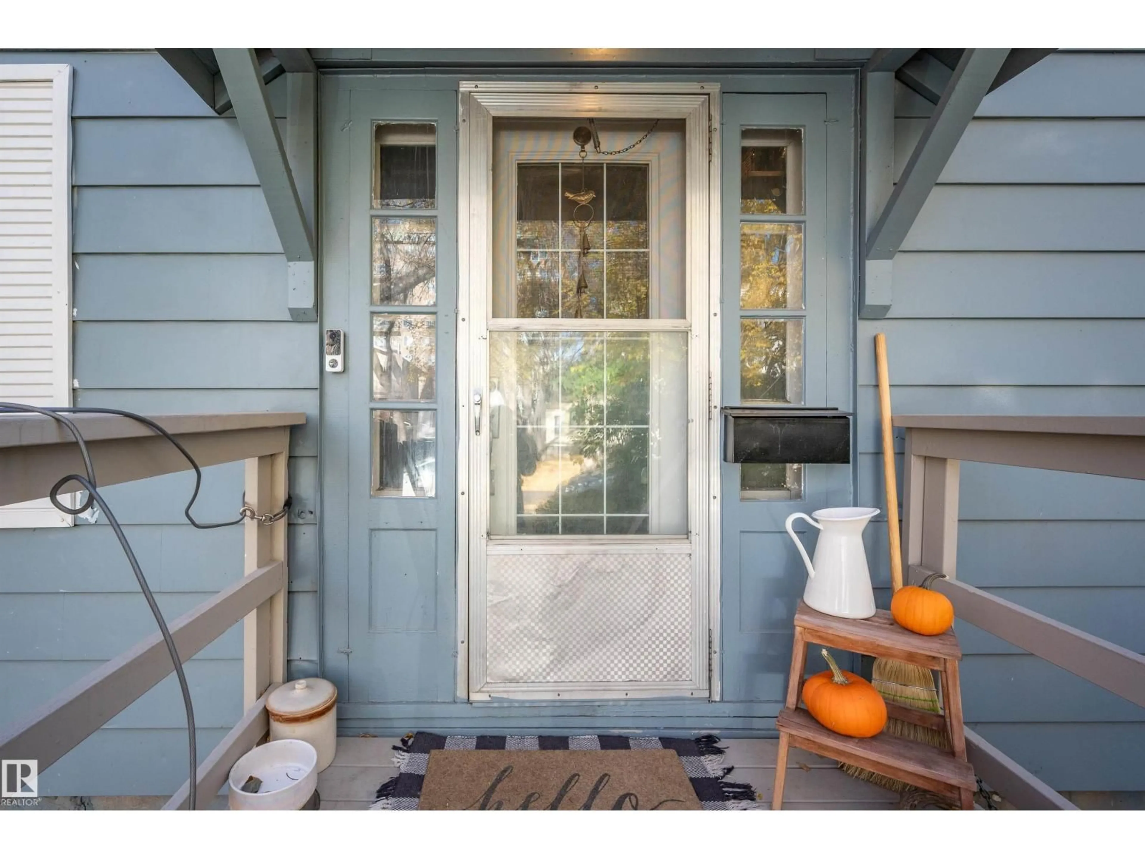 Indoor entryway for 11109 81 AV, Edmonton Alberta T6G0S6