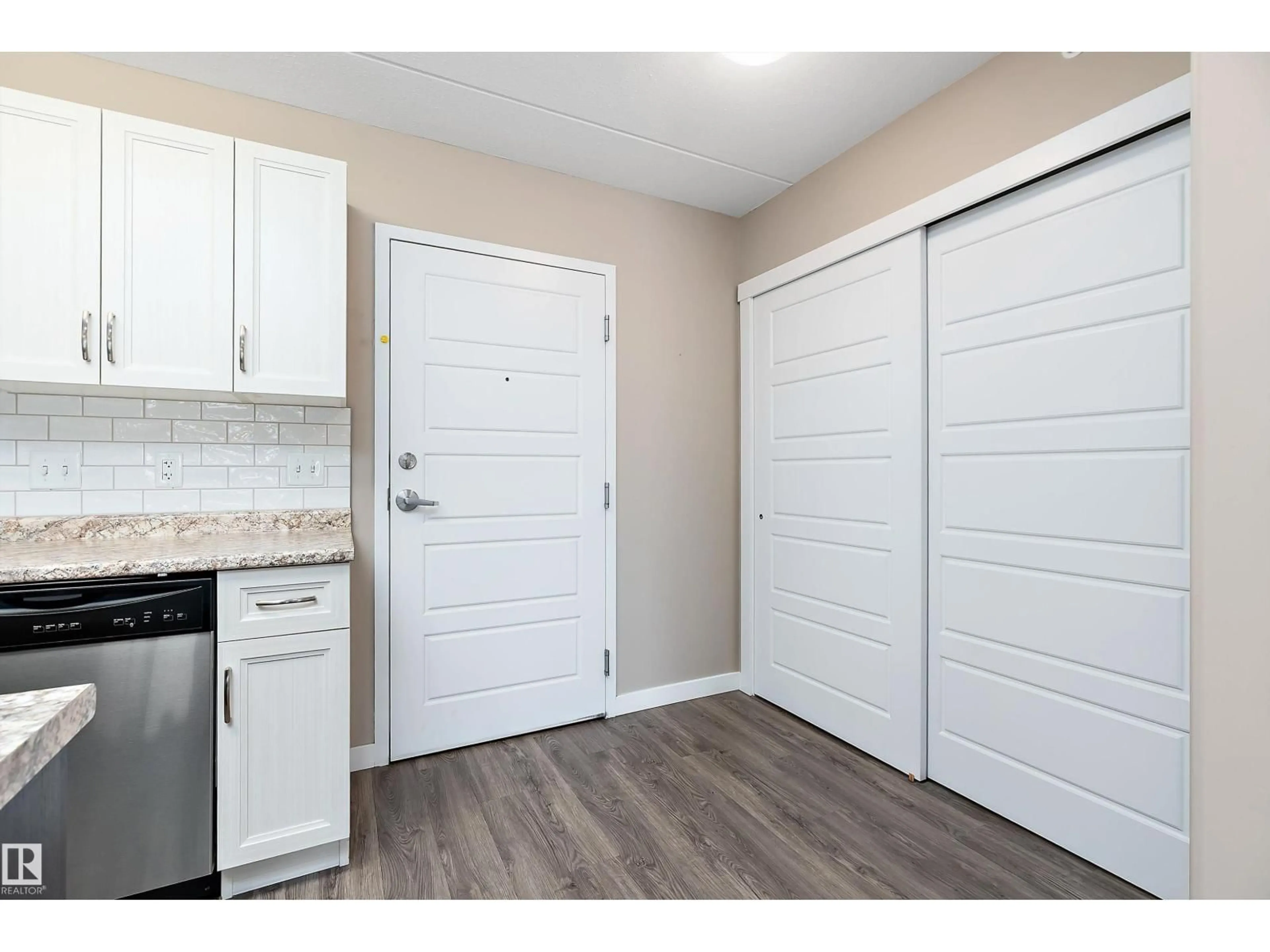 Unknown for 206 - 4002 47 ST, Drayton Valley Alberta T7A0A2