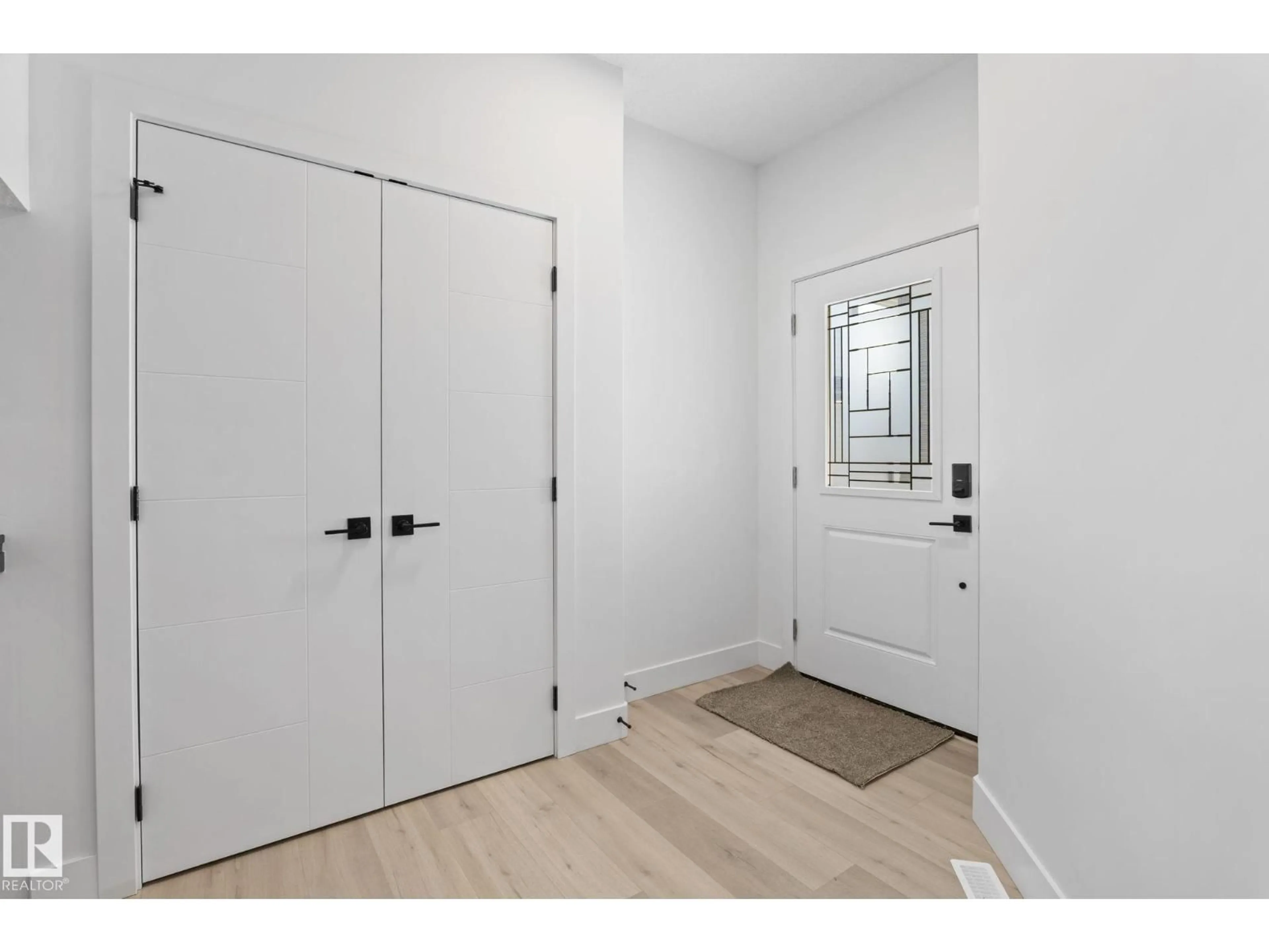 Indoor entryway for NW - 8512 181 AV, Edmonton Alberta T5Z0X1