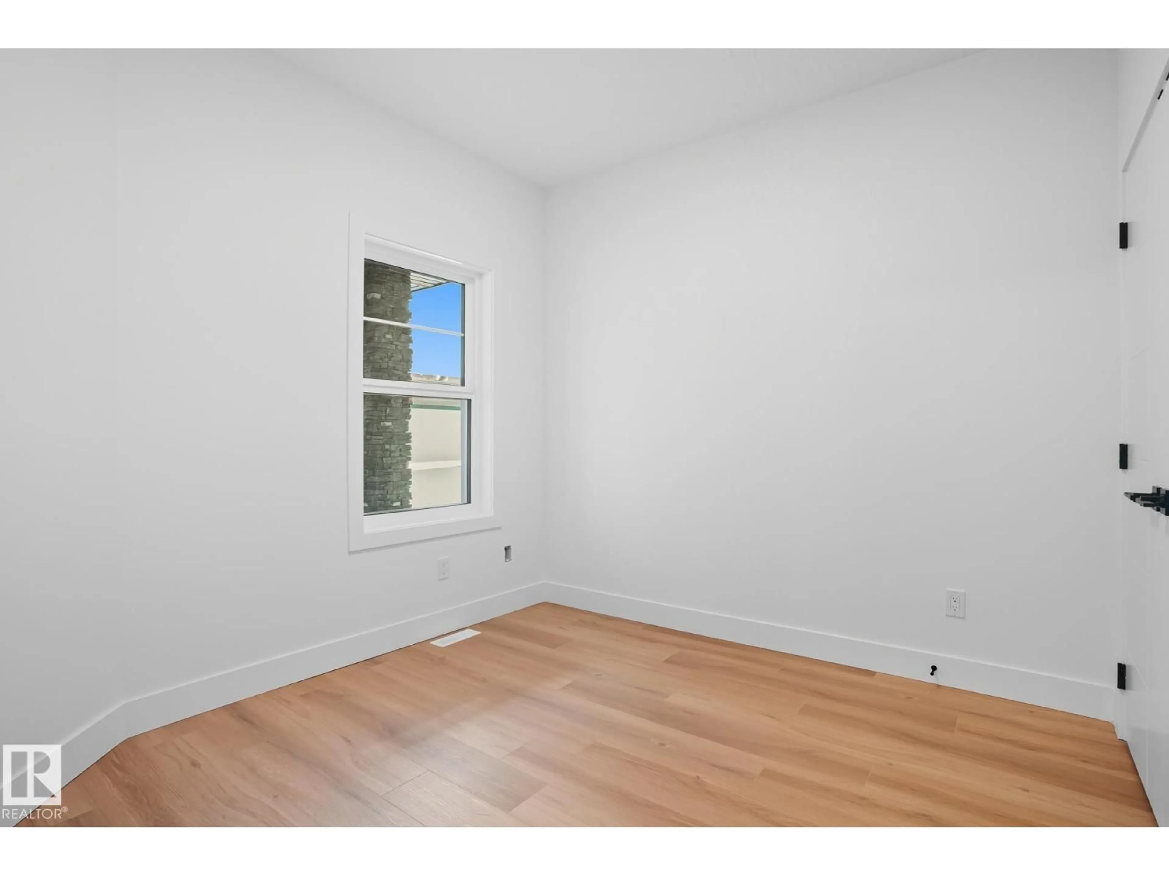 A pic of a room for 8608 181 AV, Edmonton Alberta T5Z0X1