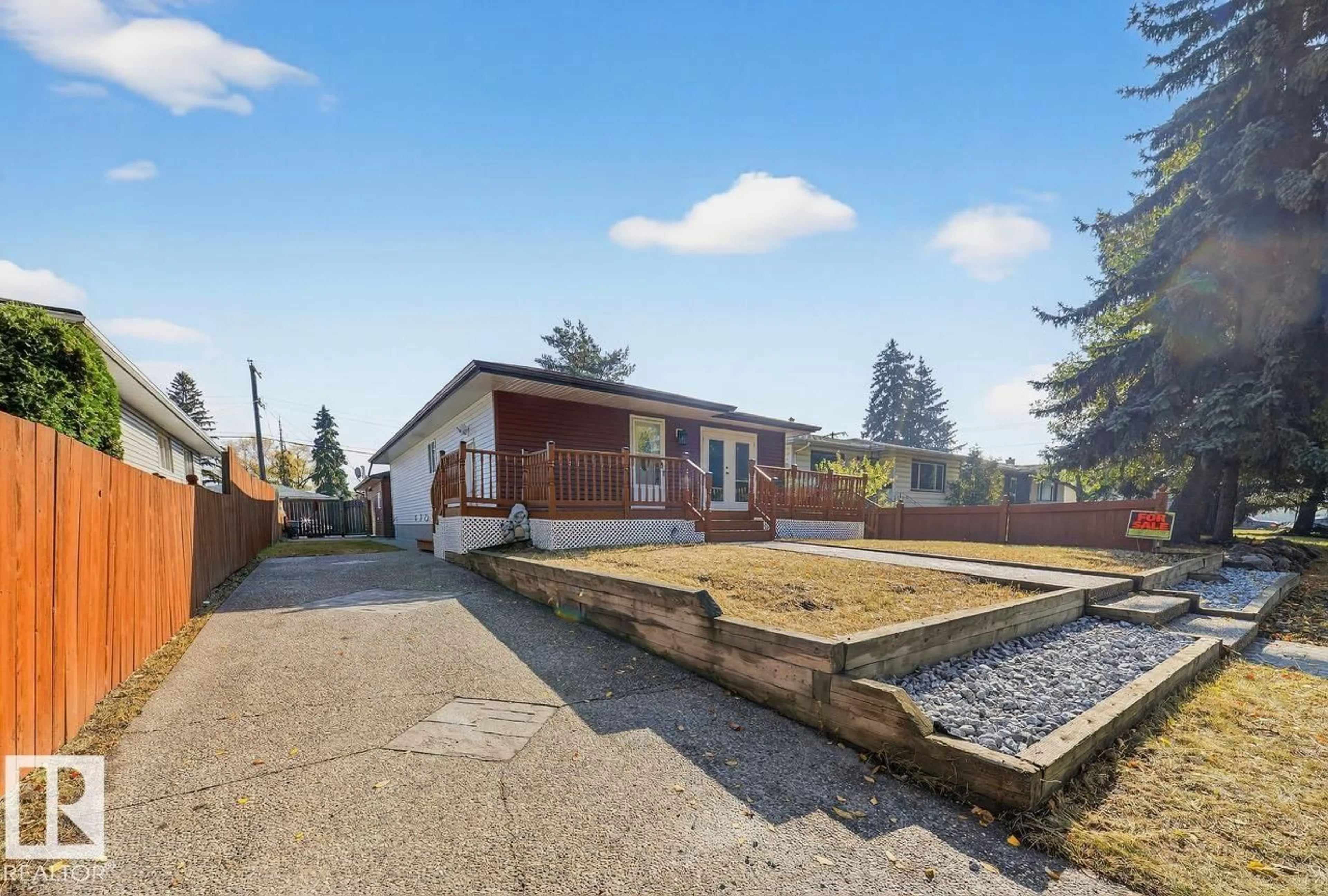 A pic from outside/outdoor area/front of a property/back of a property/a pic from drone, street for 12919 113A ST NW, Edmonton Alberta T5E5B4