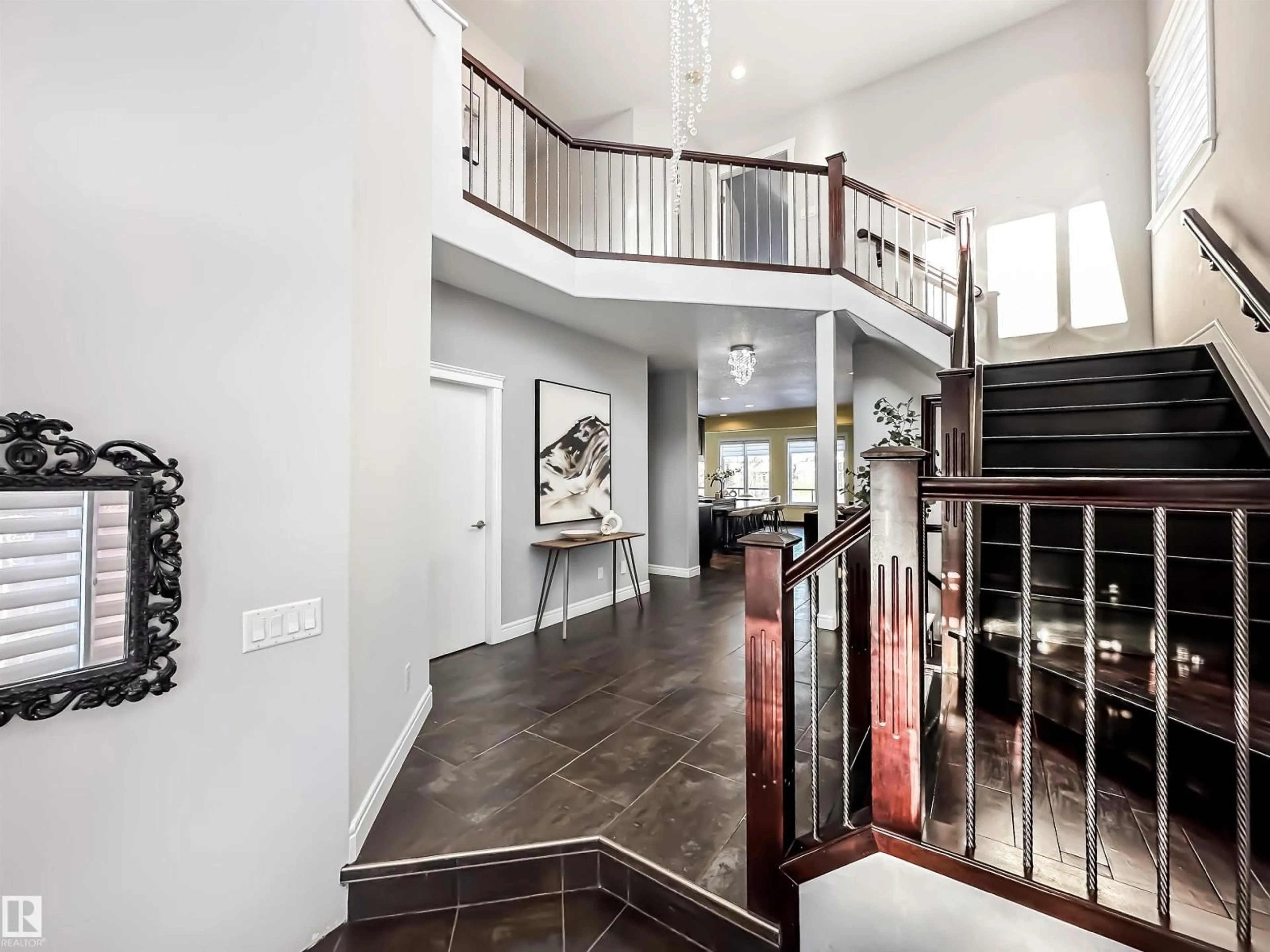 Indoor foyer for 3438 WEST LD NW, Edmonton Alberta T6W0T4