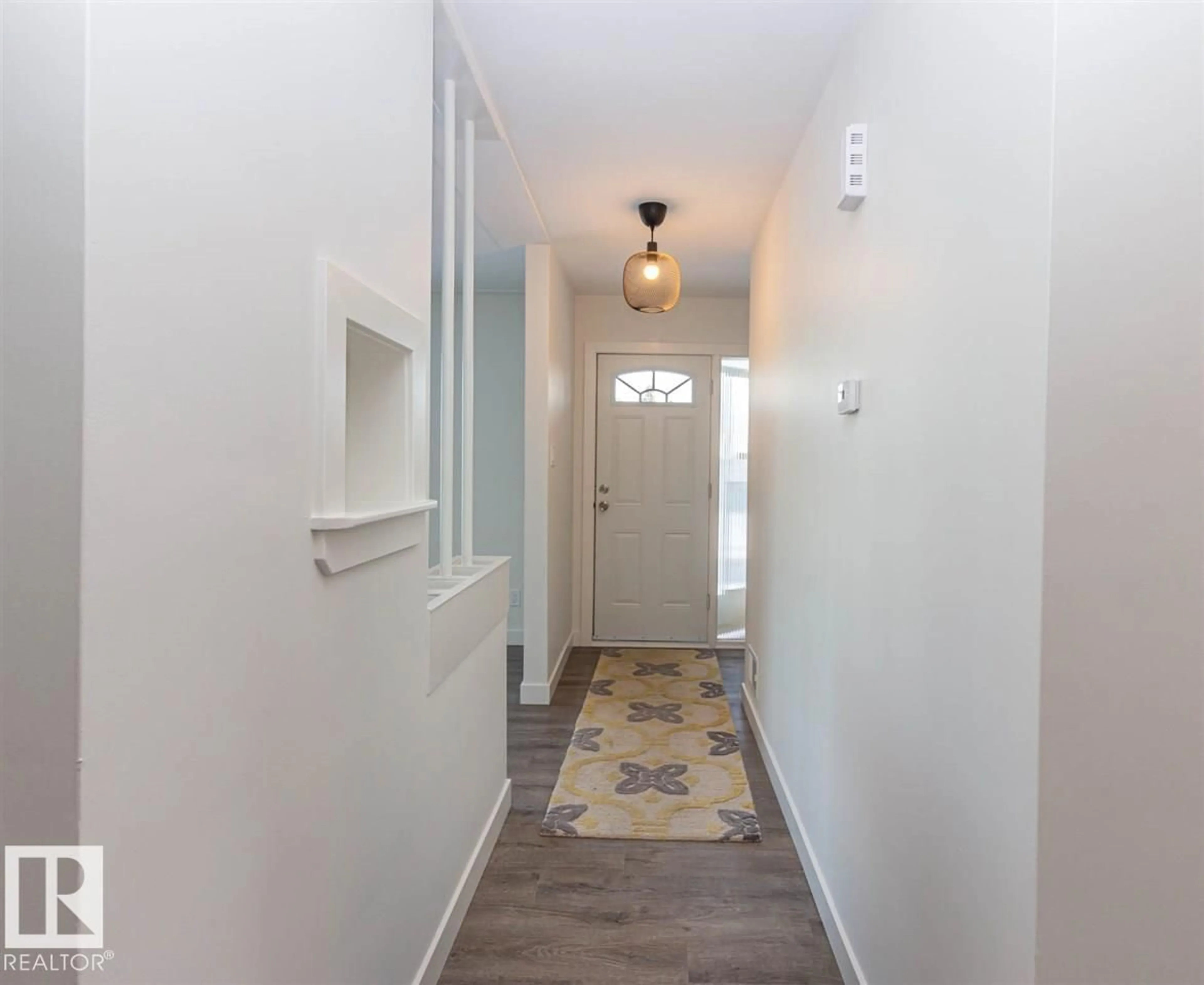 Indoor entryway for 10536 76 ST, Edmonton Alberta T6A3B3