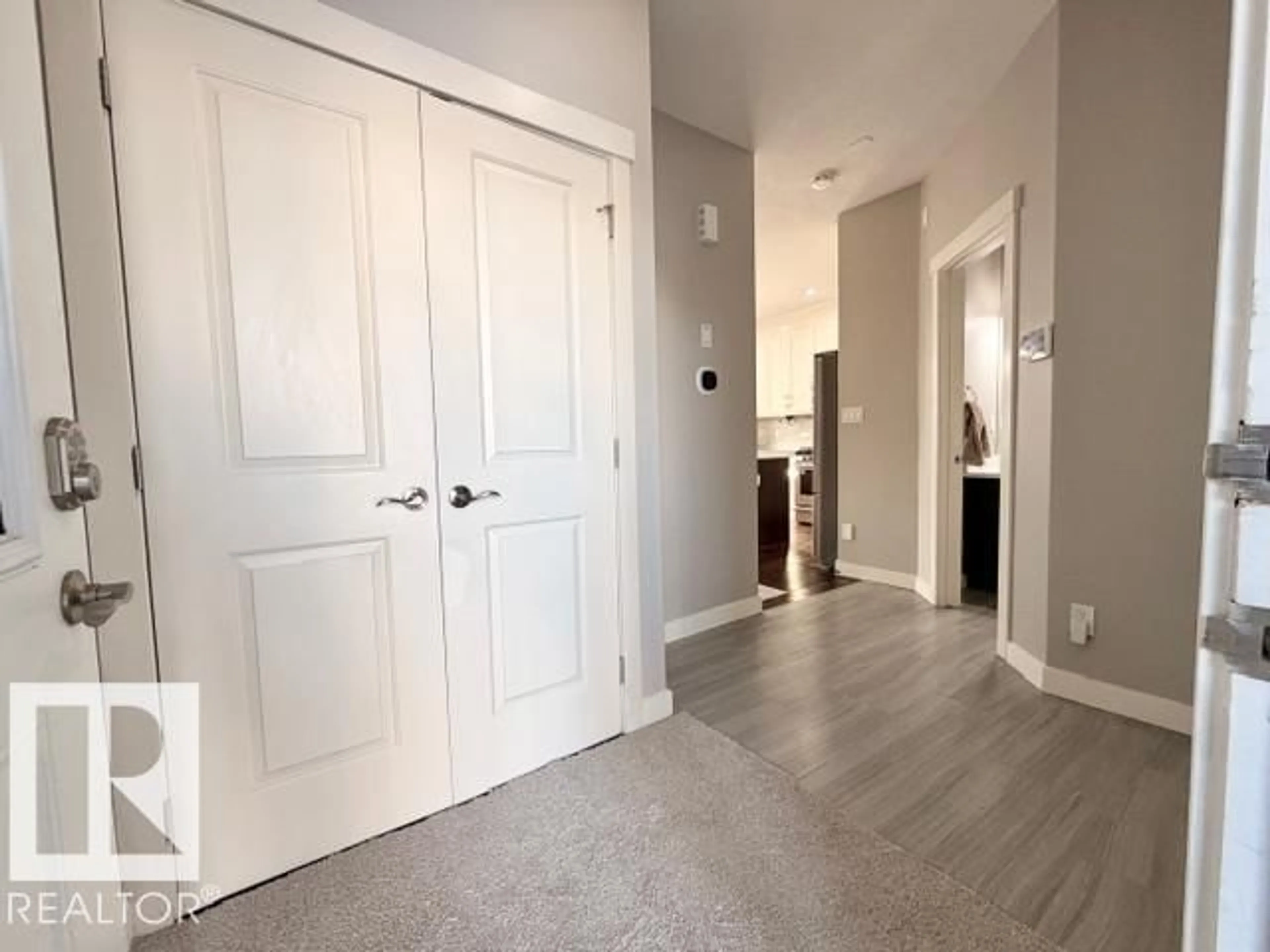 Indoor entryway for 5025 53 AV, Calmar Alberta T0C0V0