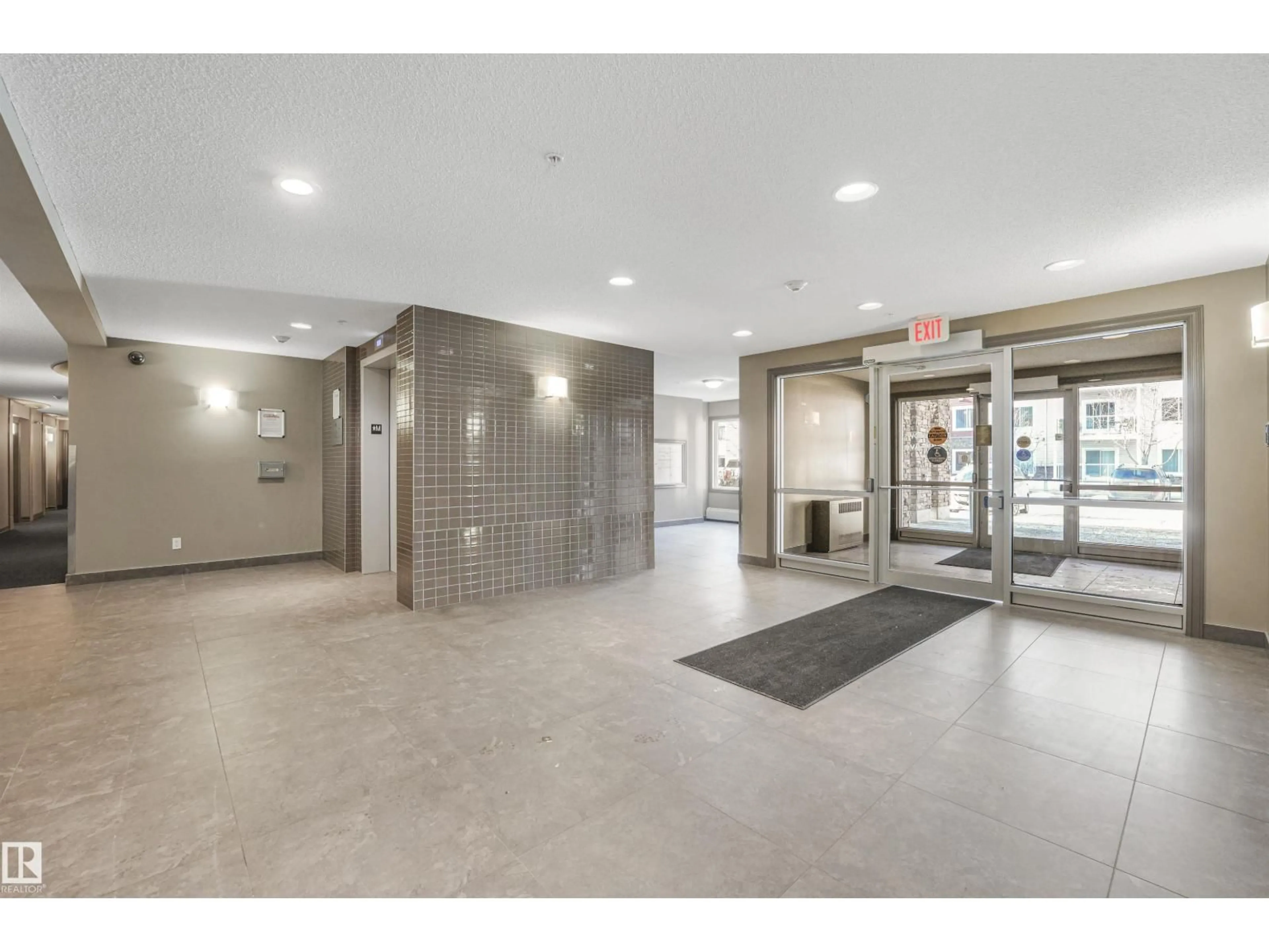 Indoor foyer for 314 - 2203 44 AVENUE NW, Edmonton Alberta T6T0T1