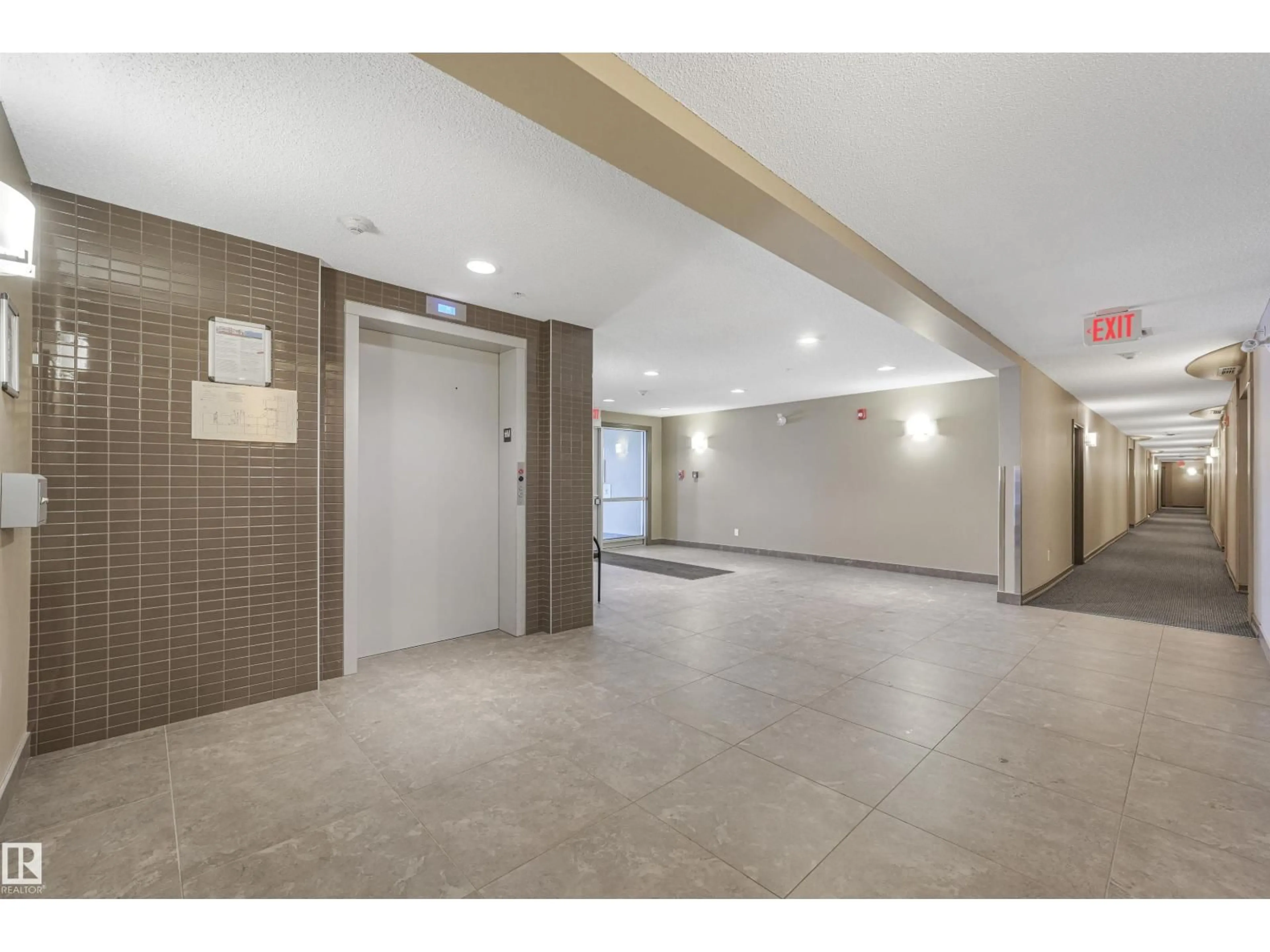 Indoor foyer for 314 - 2203 44 AVENUE NW, Edmonton Alberta T6T0T1