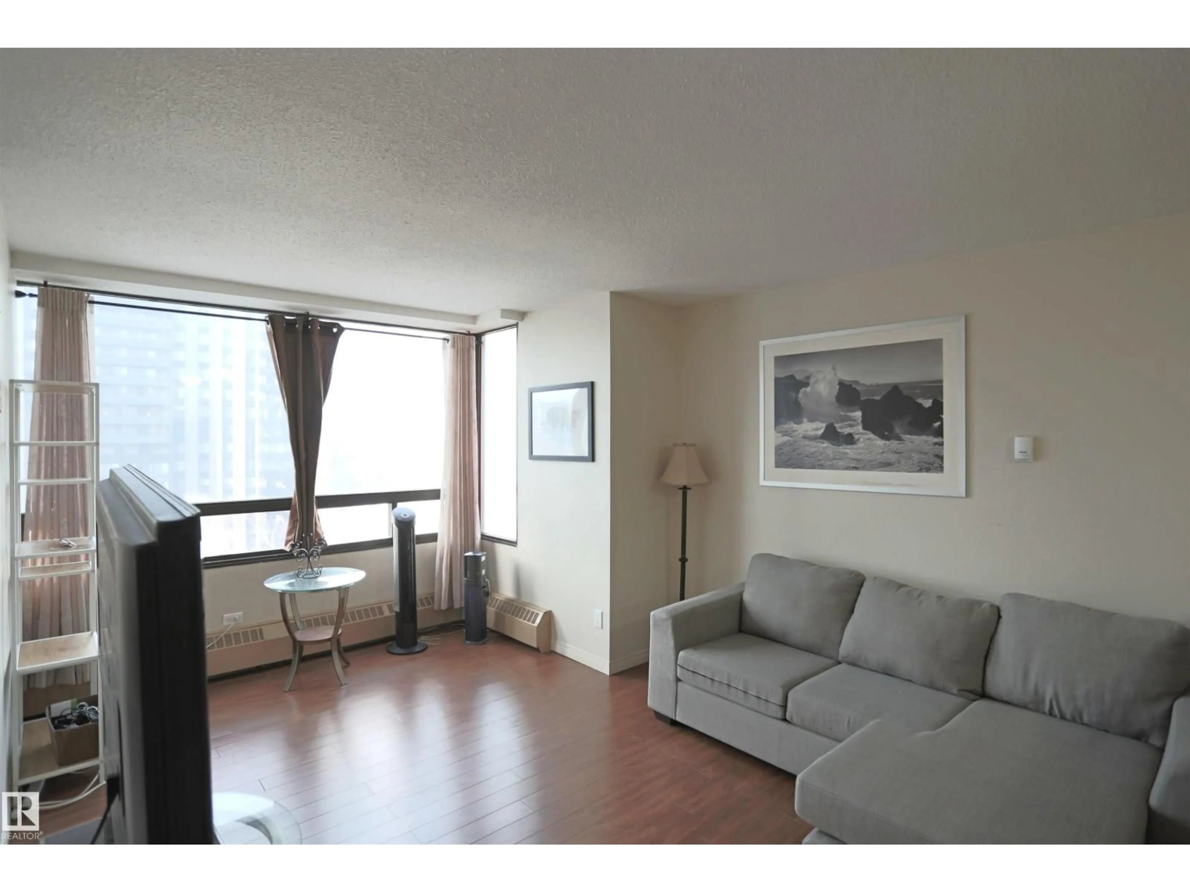 A pic of a room for #804 - 10160 114 ST NW, Edmonton Alberta T5K2L2