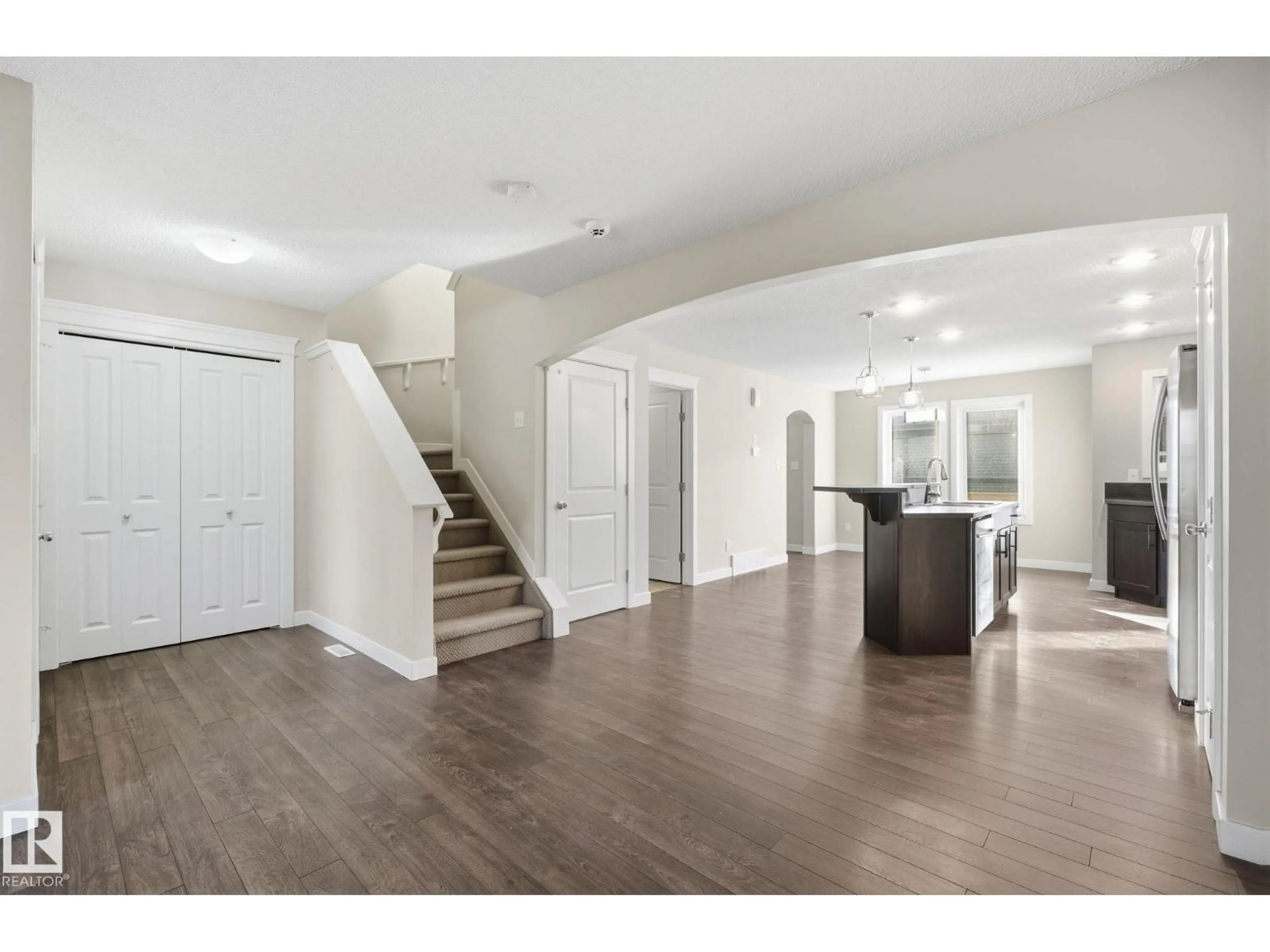 Unknown for 4060 MORRISON WY, Edmonton Alberta T5E6S3