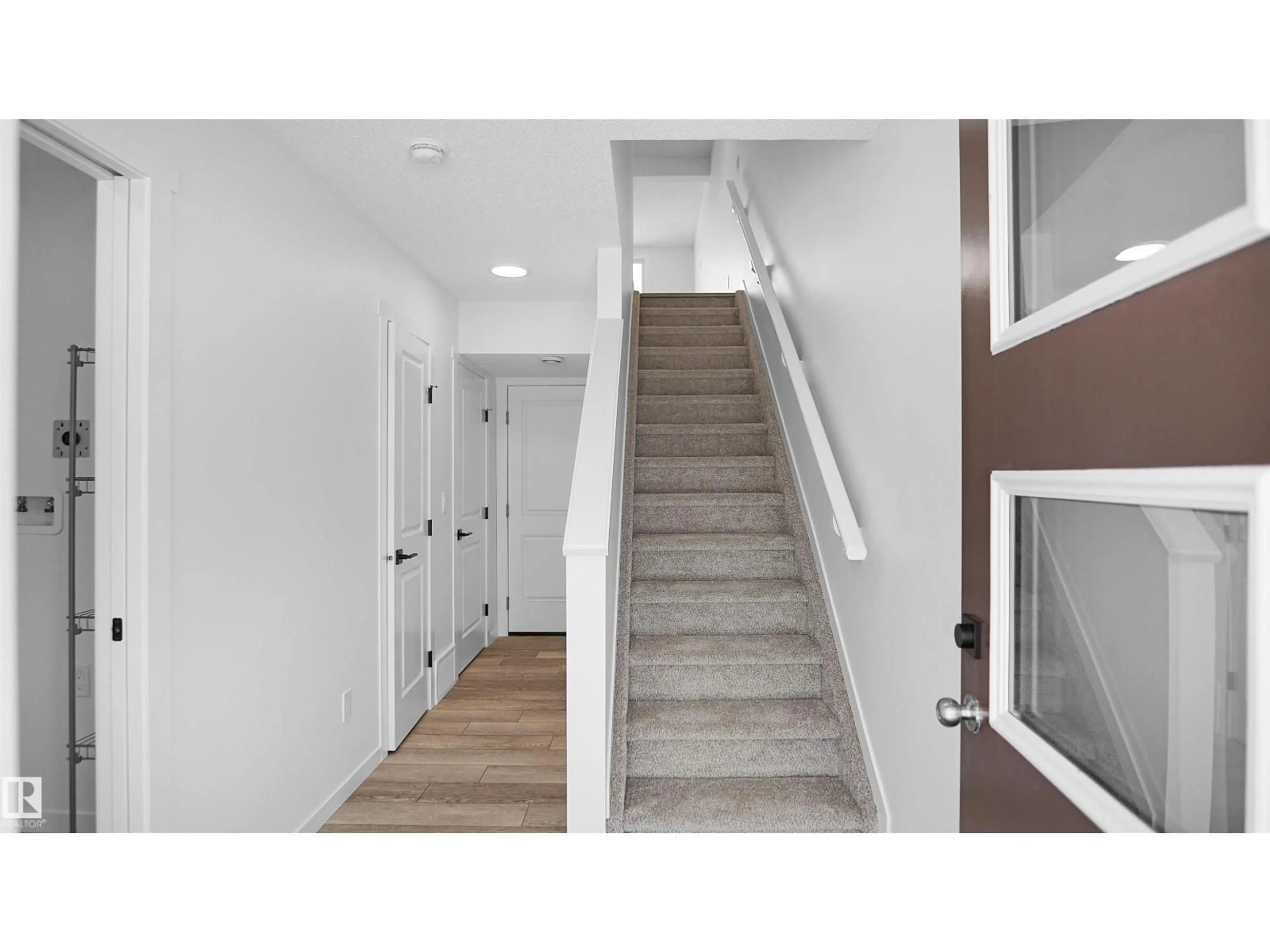 Indoor entryway for 4185 KINGLET DR, Edmonton Alberta T5S0S8
