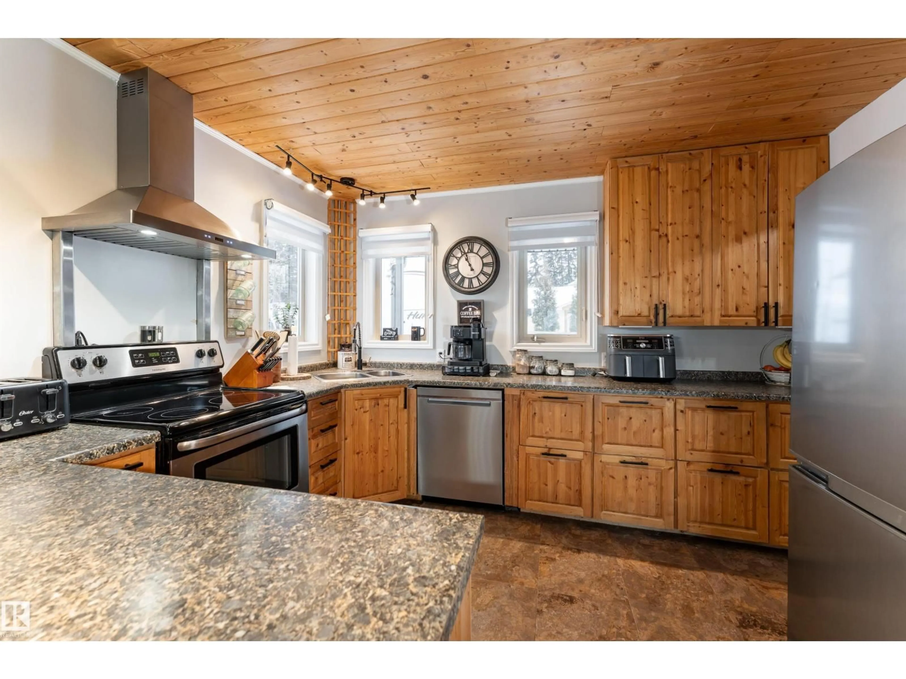 Open concept kitchen, unknown for 4719 52A ST, Rural Lac Ste. Anne County Alberta T0E0A0