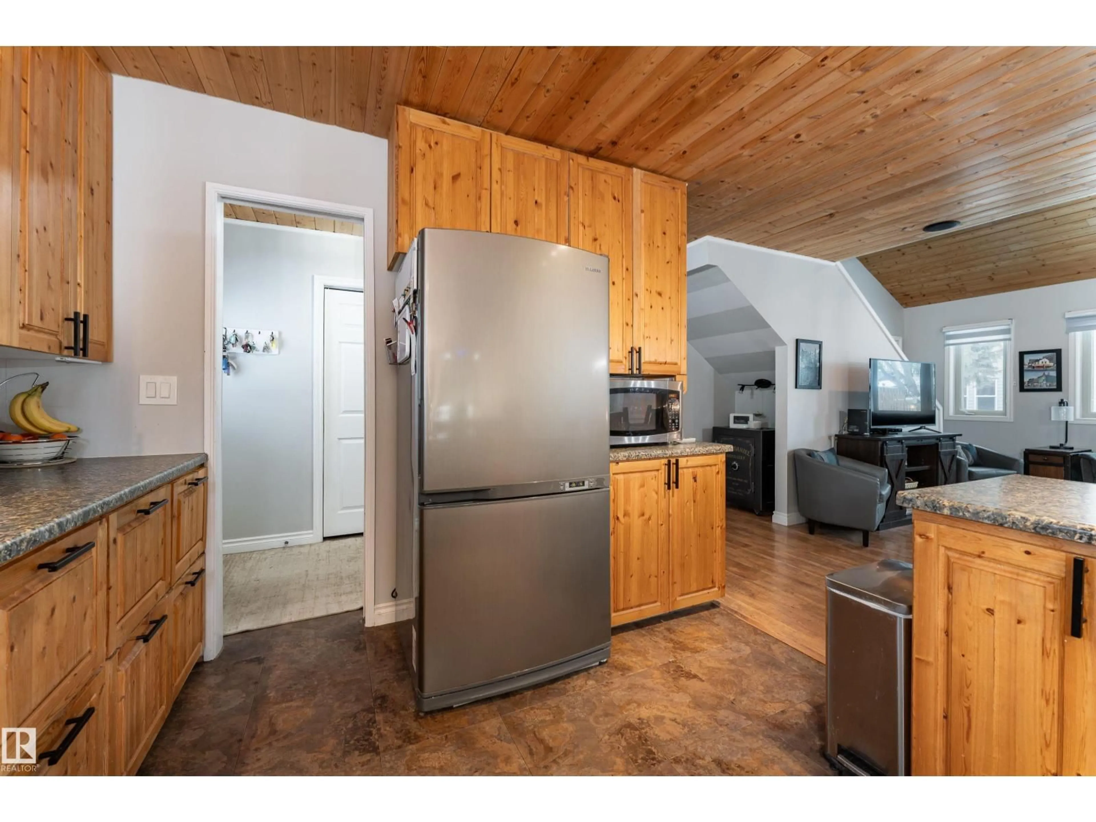 Open concept kitchen, unknown for 4719 52A ST, Rural Lac Ste. Anne County Alberta T0E0A0