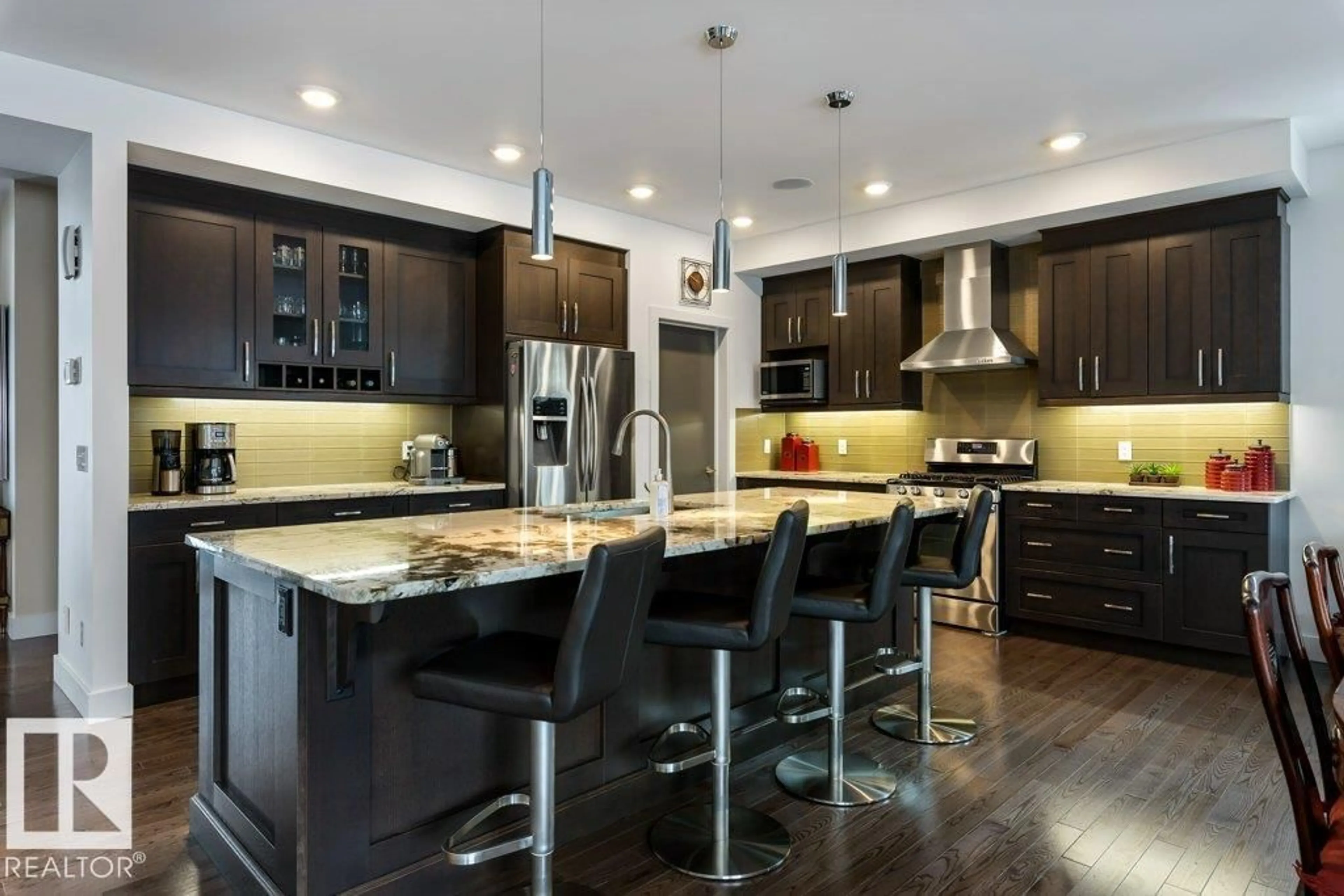 Contemporary kitchen, unknown for 4522 DONSDALE DR, Edmonton Alberta T6M2N2