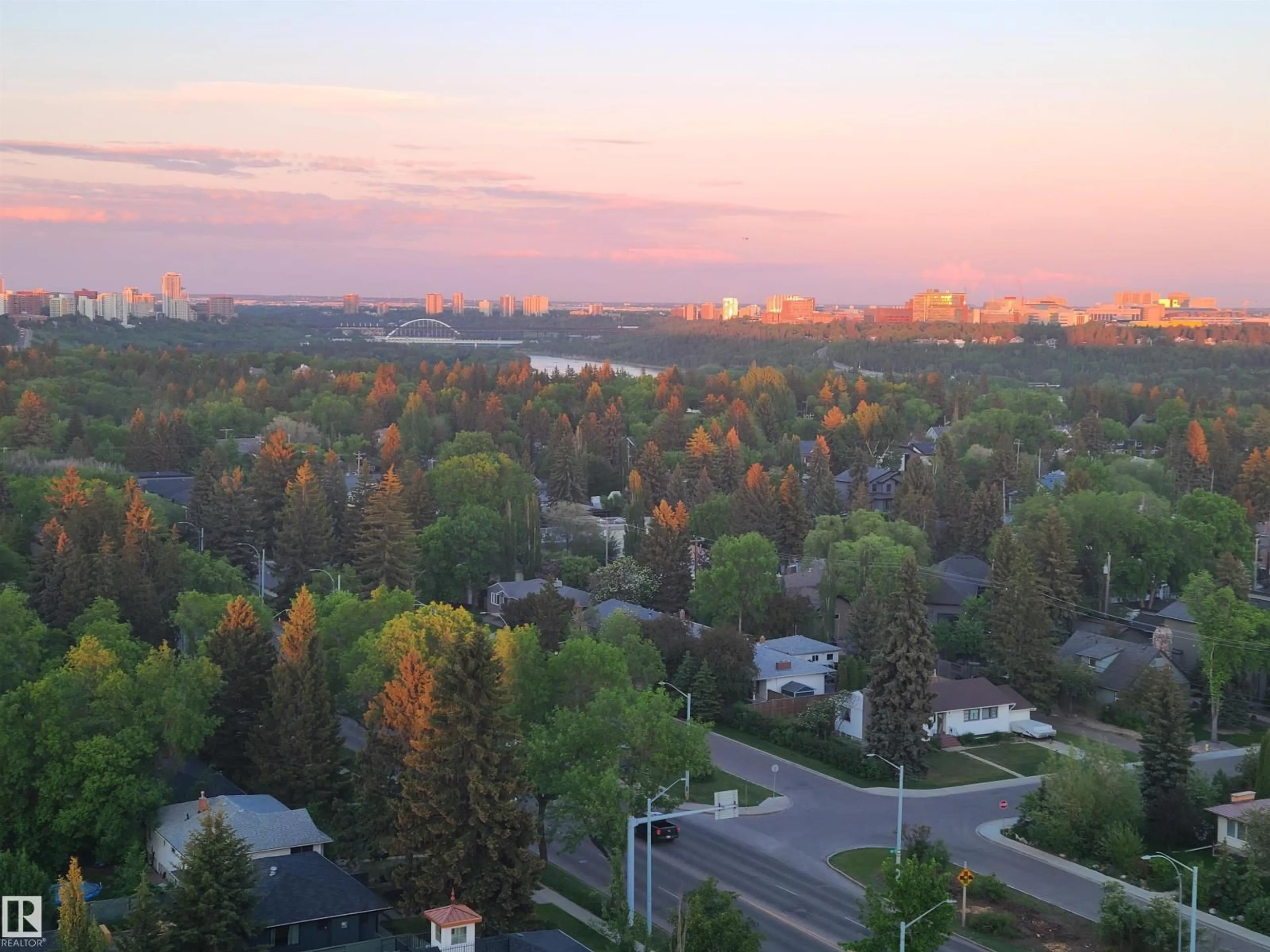 A pic from outside/outdoor area/front of a property/back of a property/a pic from drone, unknown for 1513 STONY PLAIN RD, Edmonton Alberta T5N3R2