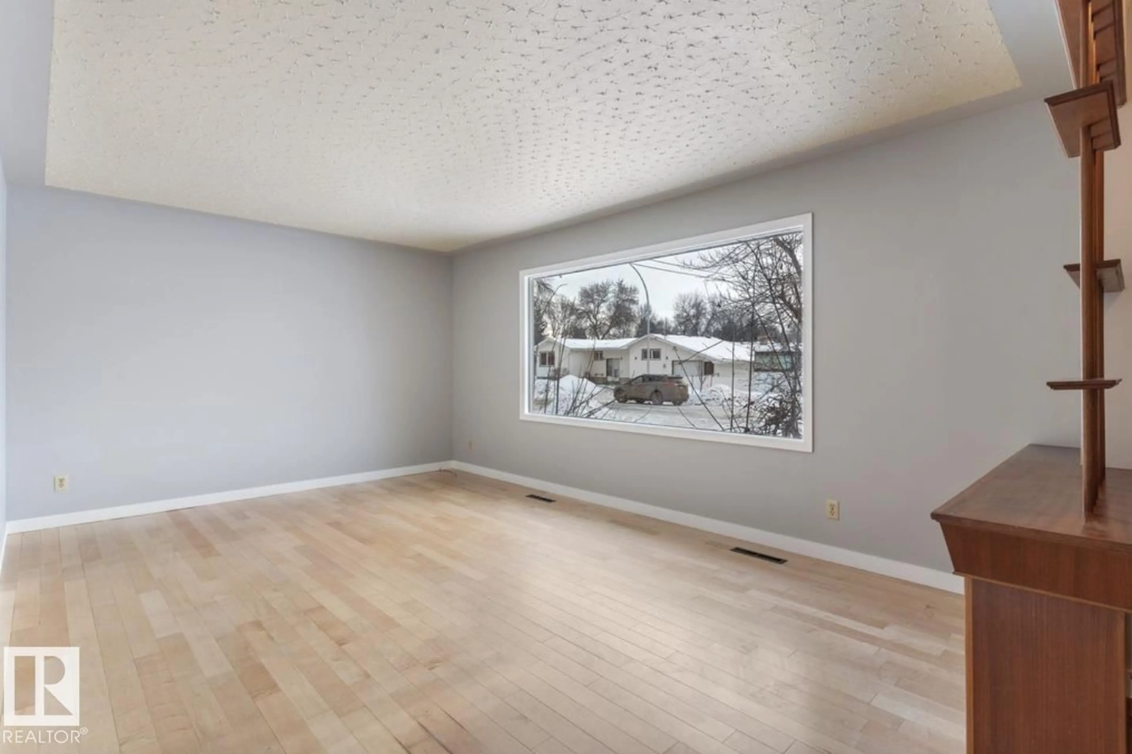 A pic of a room for 3810 110 AVENUE AVENUE, Edmonton Alberta T5W0H7