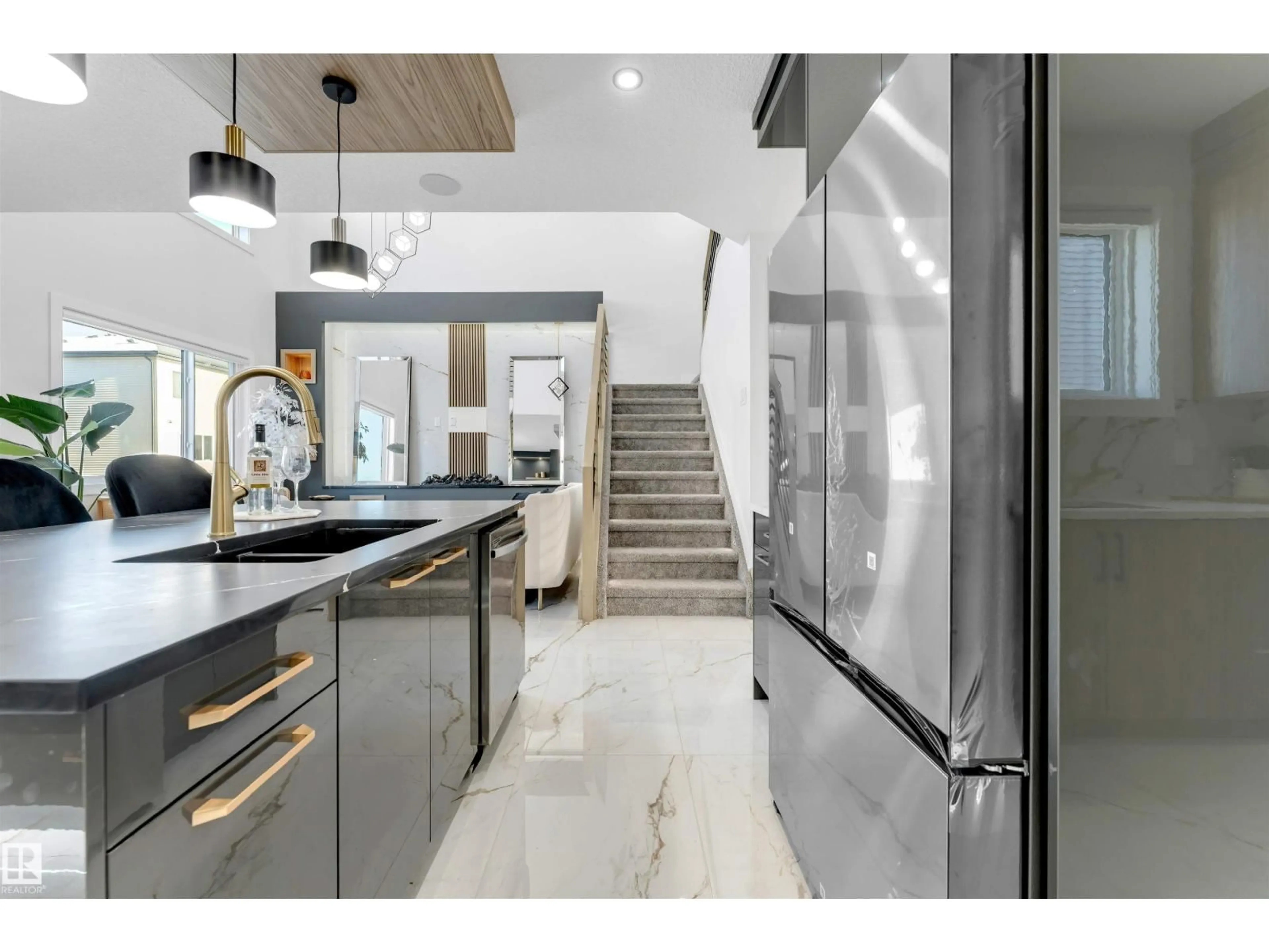 Contemporary kitchen, ceramic/tile floor for 2705 64 AV, Rural Leduc County Alberta T4X2C1