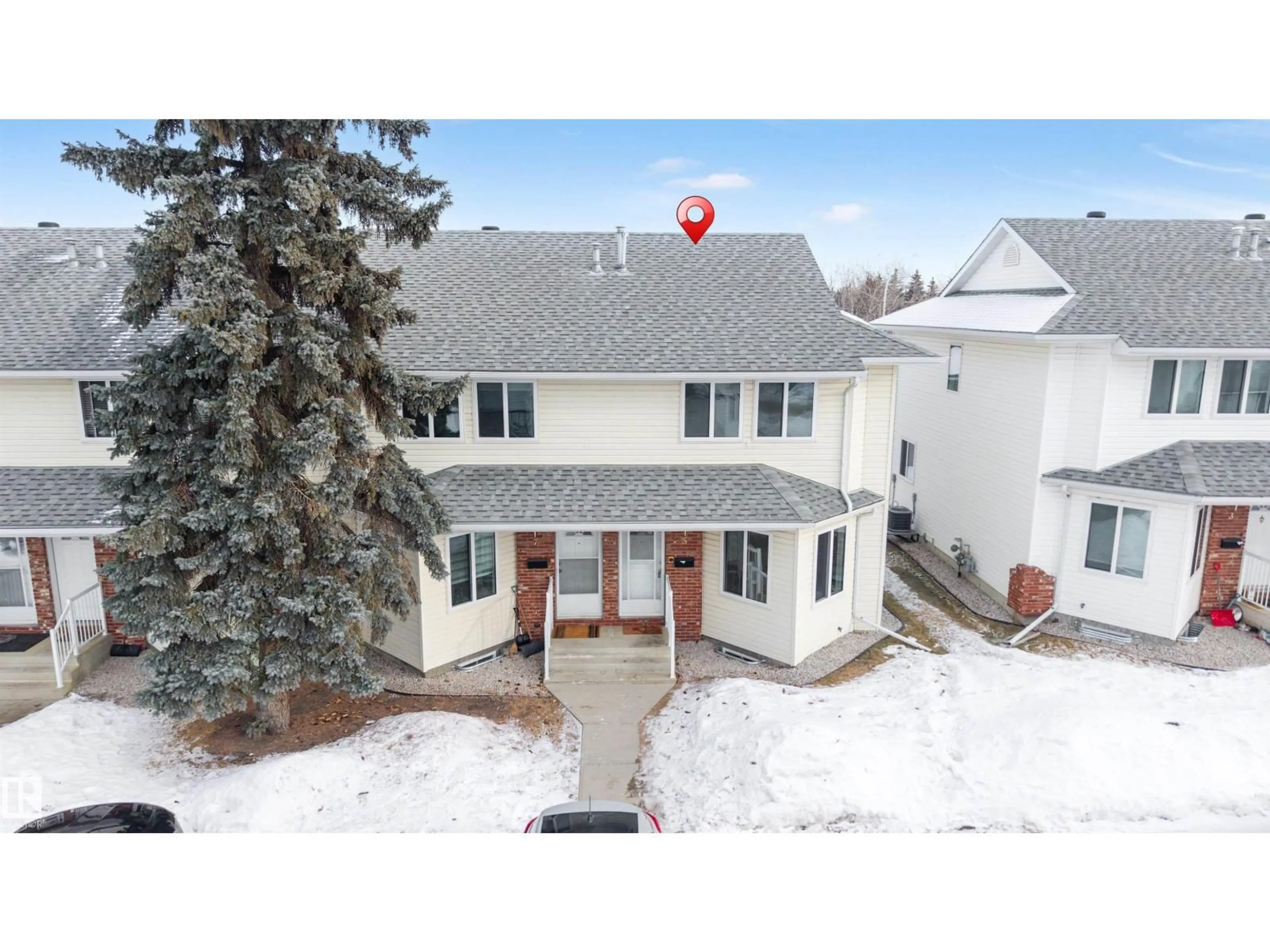 A pic from outside/outdoor area/front of a property/back of a property/a pic from drone, unknown for 5 - 1033 YOUVILLE DR, Edmonton Alberta T6L6V9