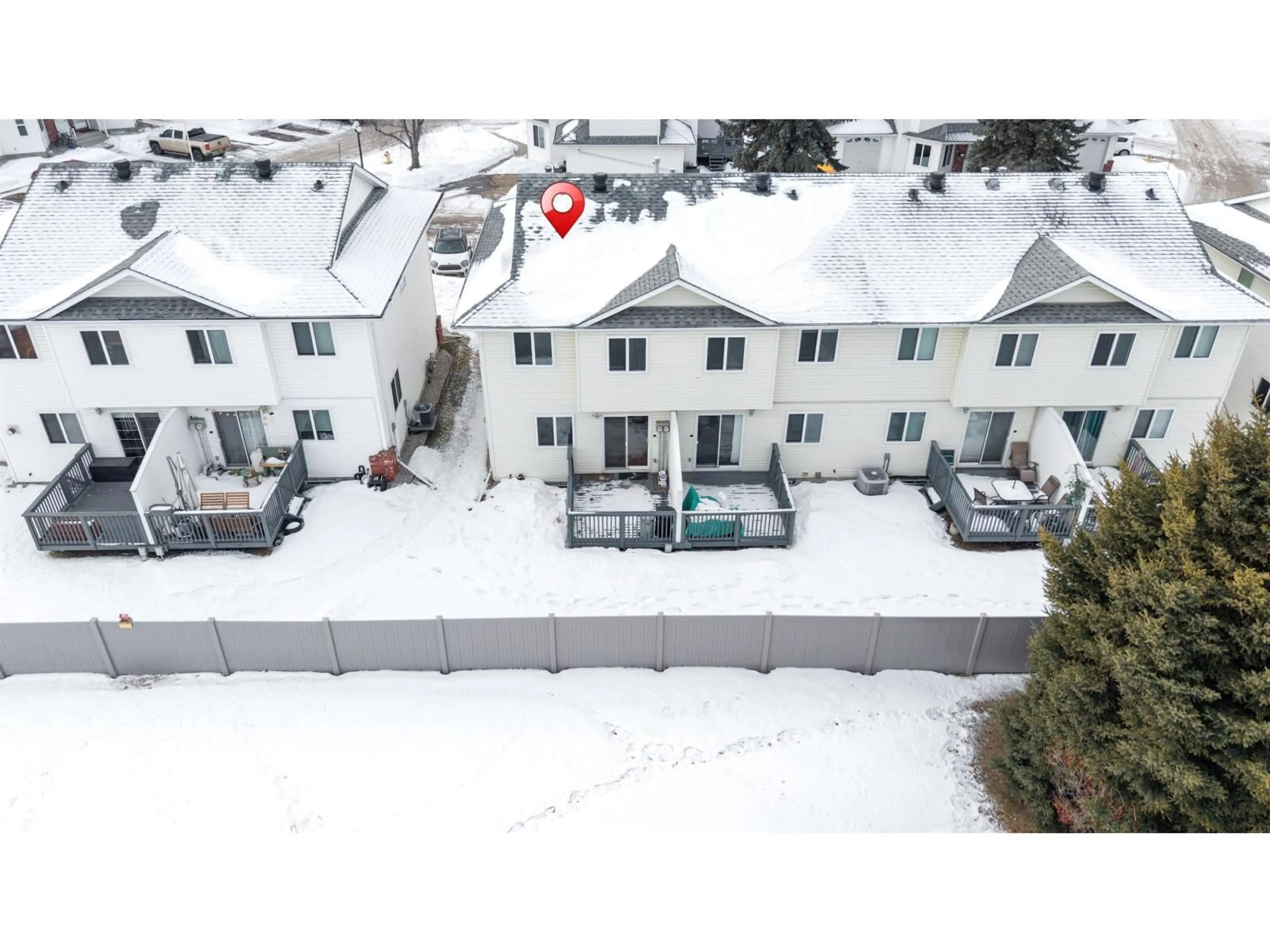 A pic from outside/outdoor area/front of a property/back of a property/a pic from drone, unknown for 5 - 1033 YOUVILLE DR, Edmonton Alberta T6L6V9