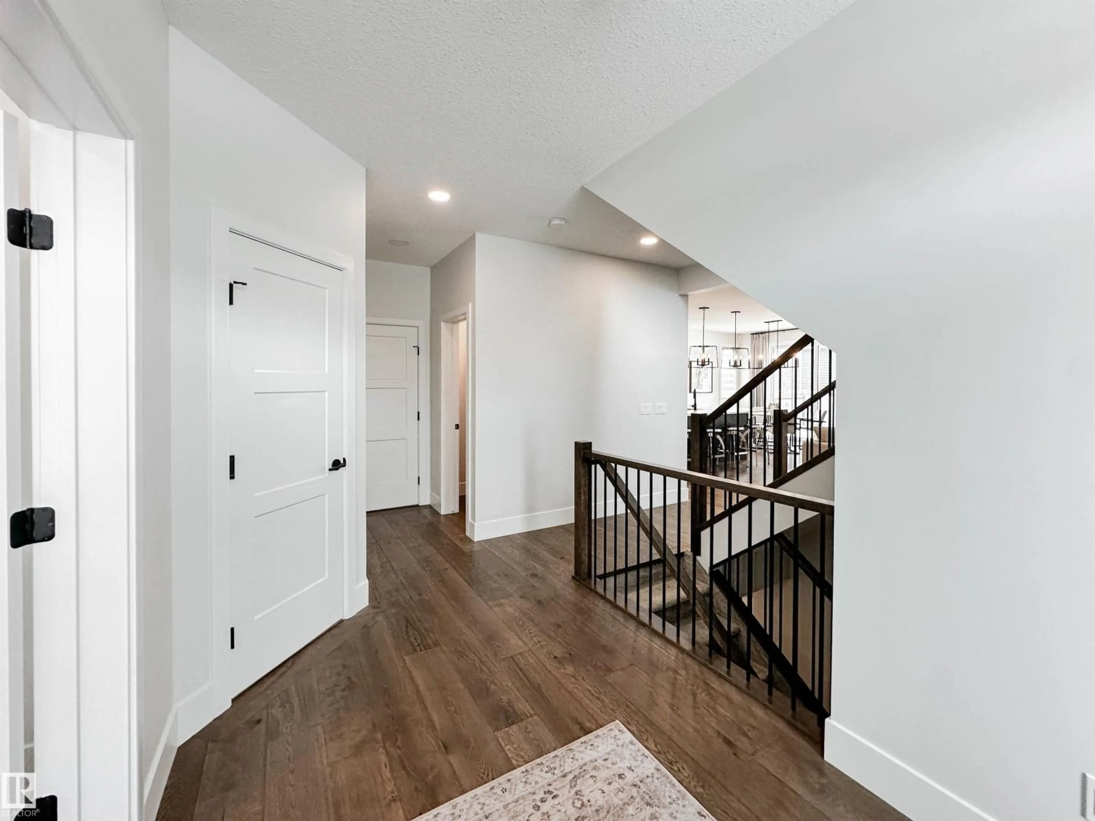 Indoor entryway for 14 LADEROUTE PL, St. Albert Alberta T8N7V9