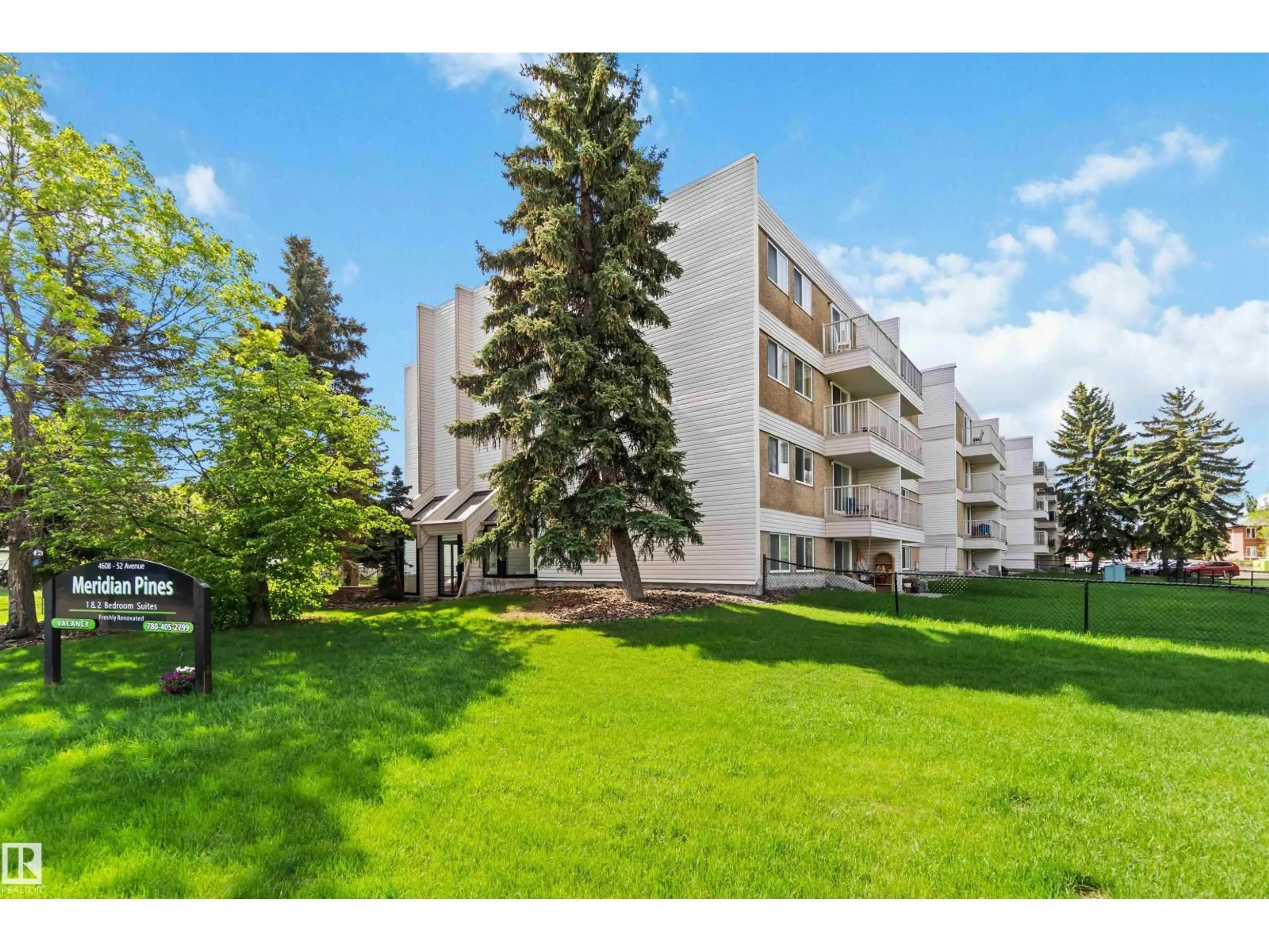 Patio, unknown for 214 - 4608 52 AV, Stony Plain Alberta T7Z1N7