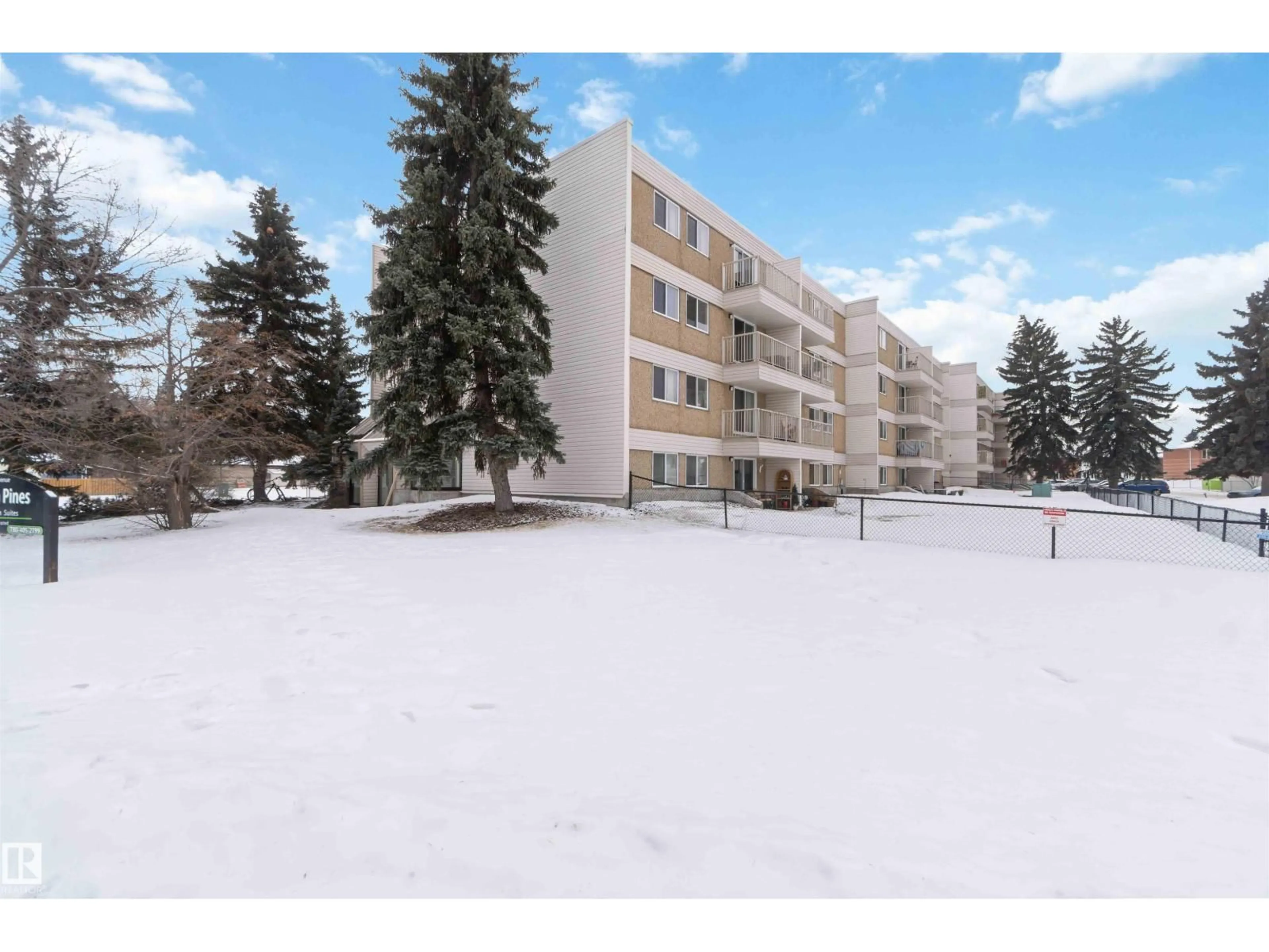 Patio, mountain view for 214 - 4608 52 AV, Stony Plain Alberta T7Z1N7