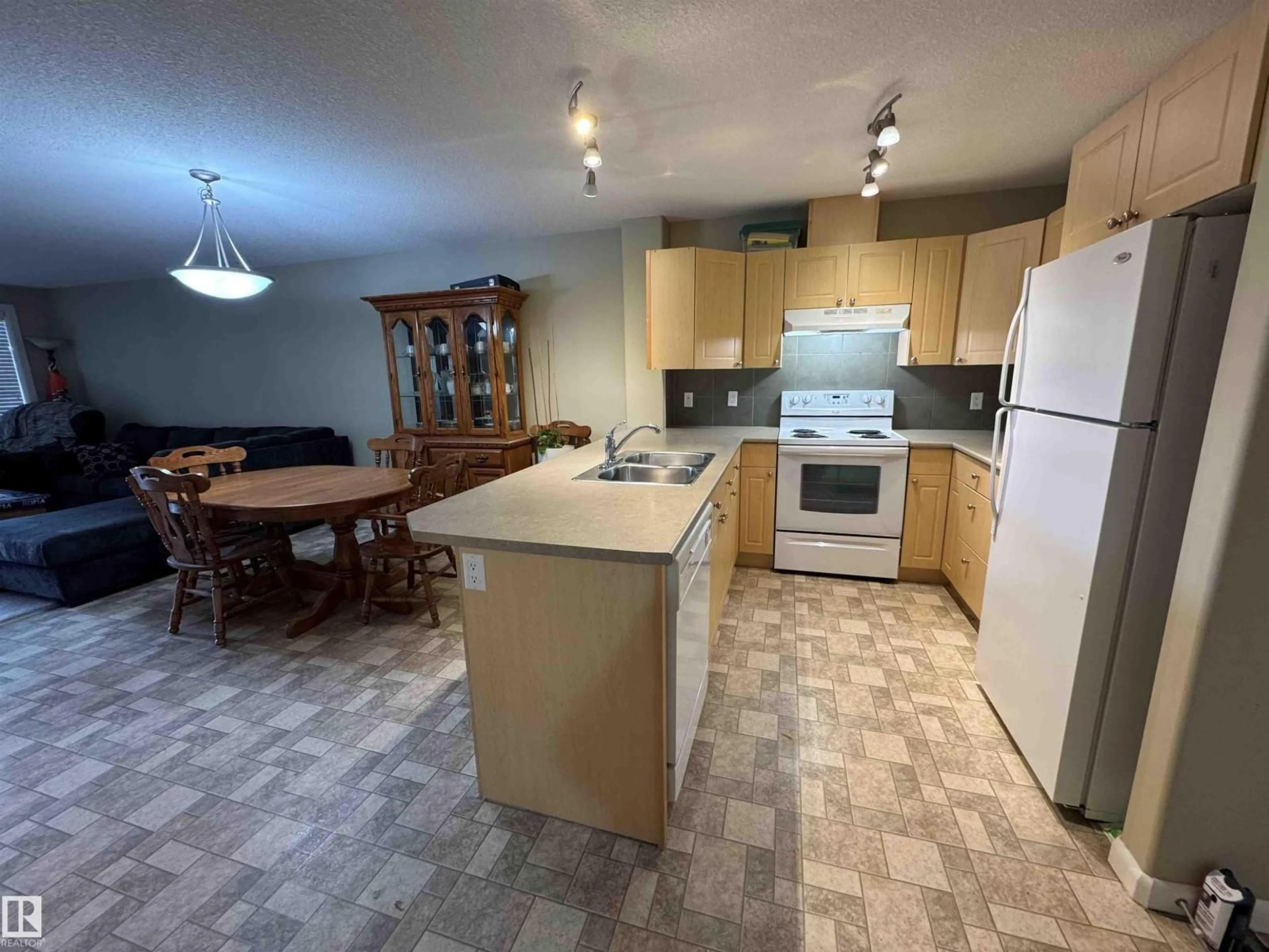 Unknown for 240 - 300 PALISADES WY, Sherwood Park Alberta T8H2T9