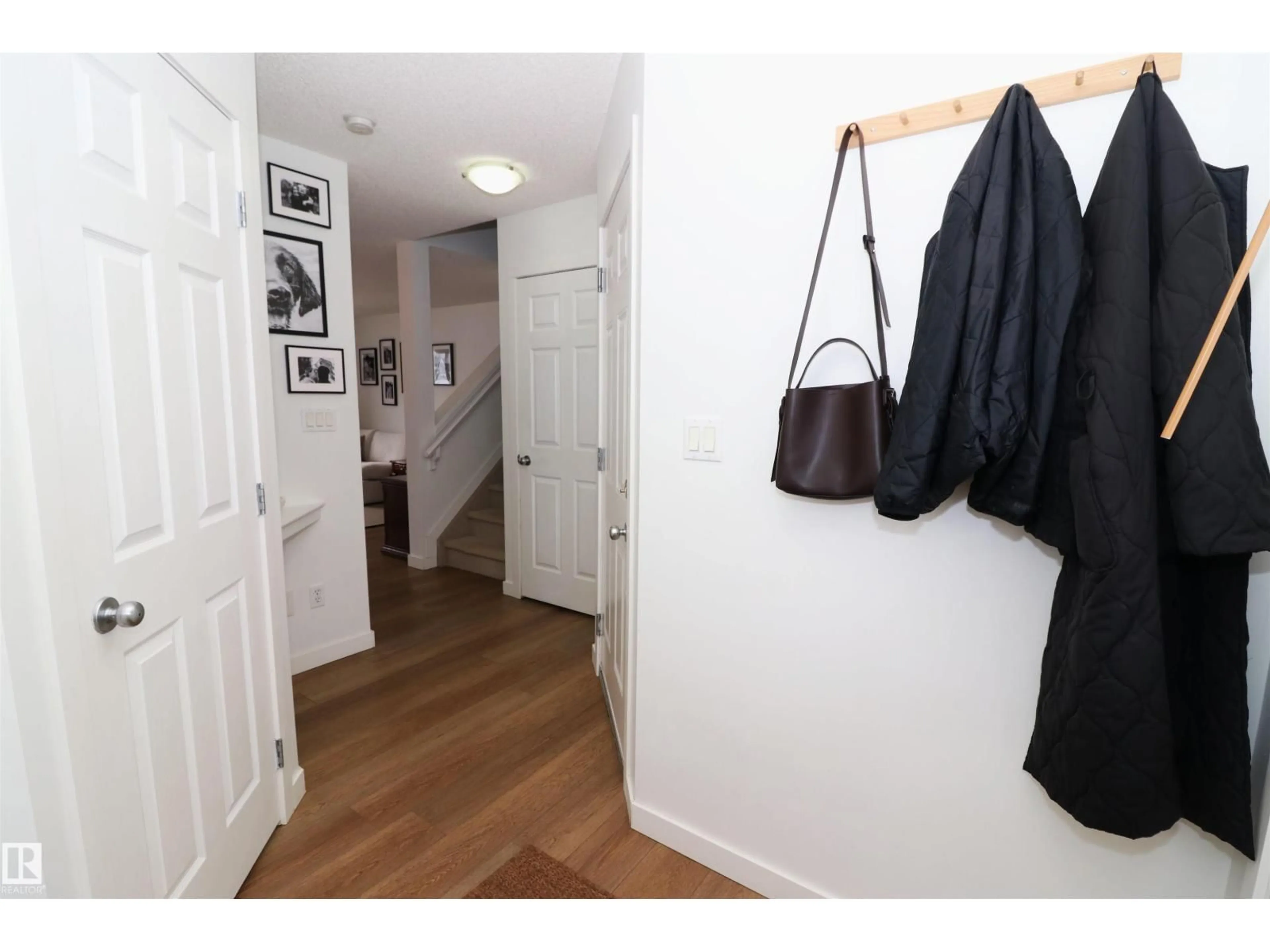 Indoor entryway for 120 - 75 MAGRATH RD, Edmonton Alberta T6R0C6