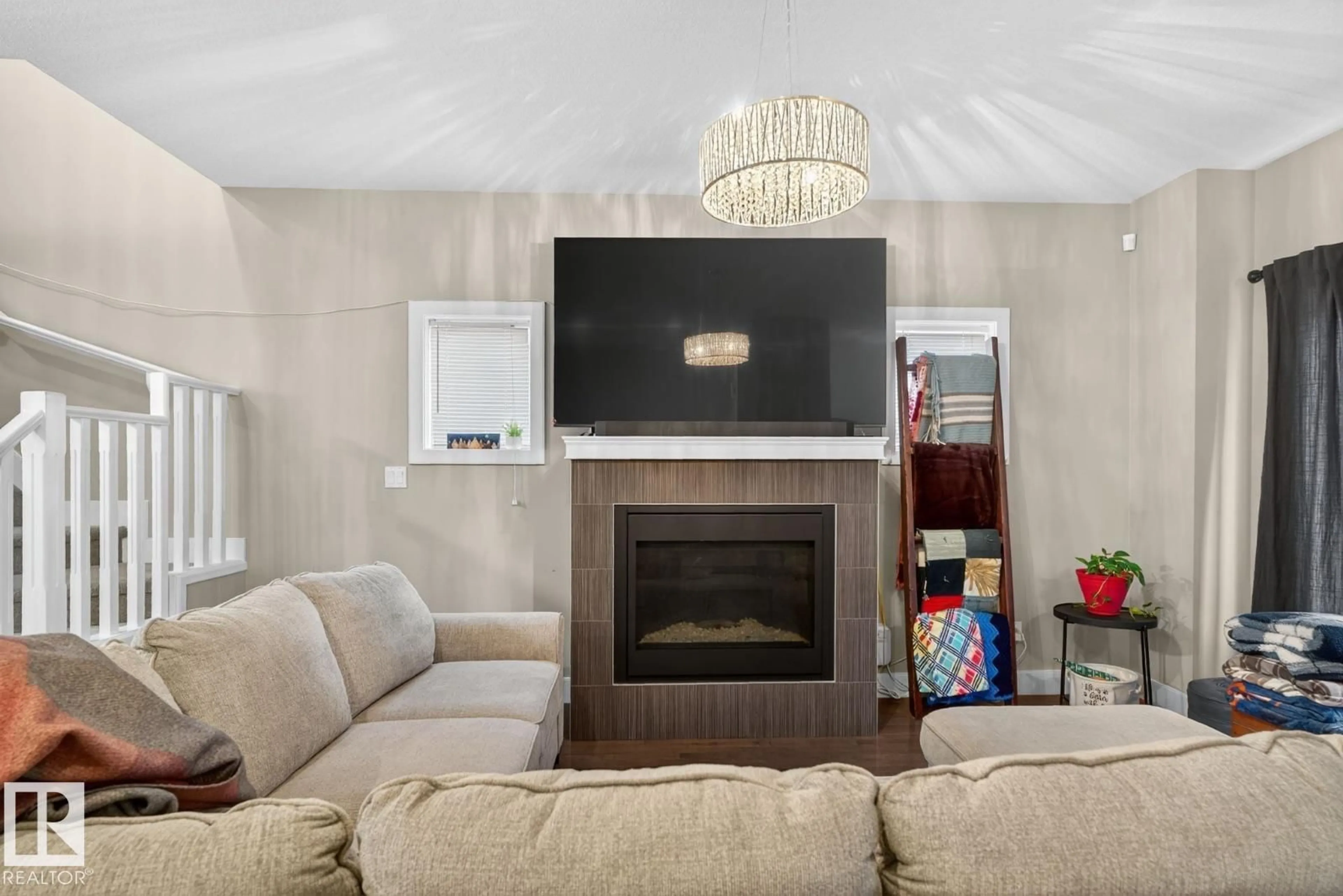 Living room with furniture, unknown for NW - 9858 72 AV, Edmonton Alberta T6E0Z1