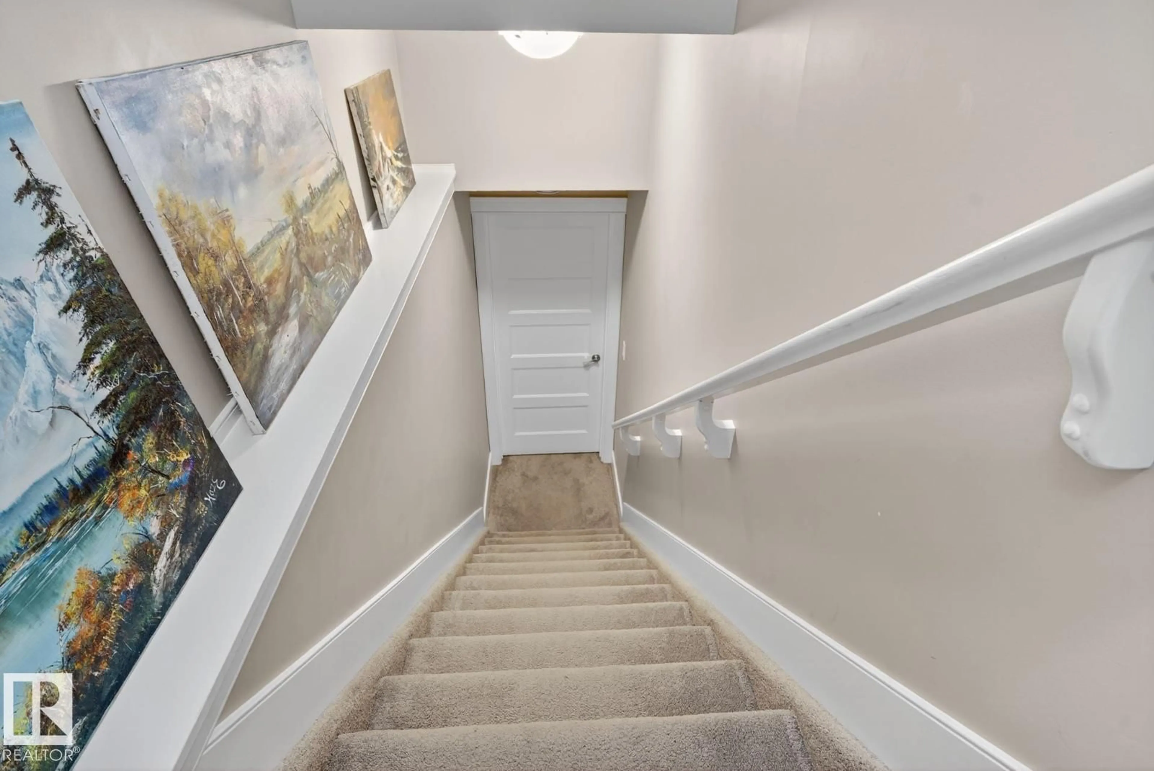 Stairs for NW - 9858 72 AV, Edmonton Alberta T6E0Z1