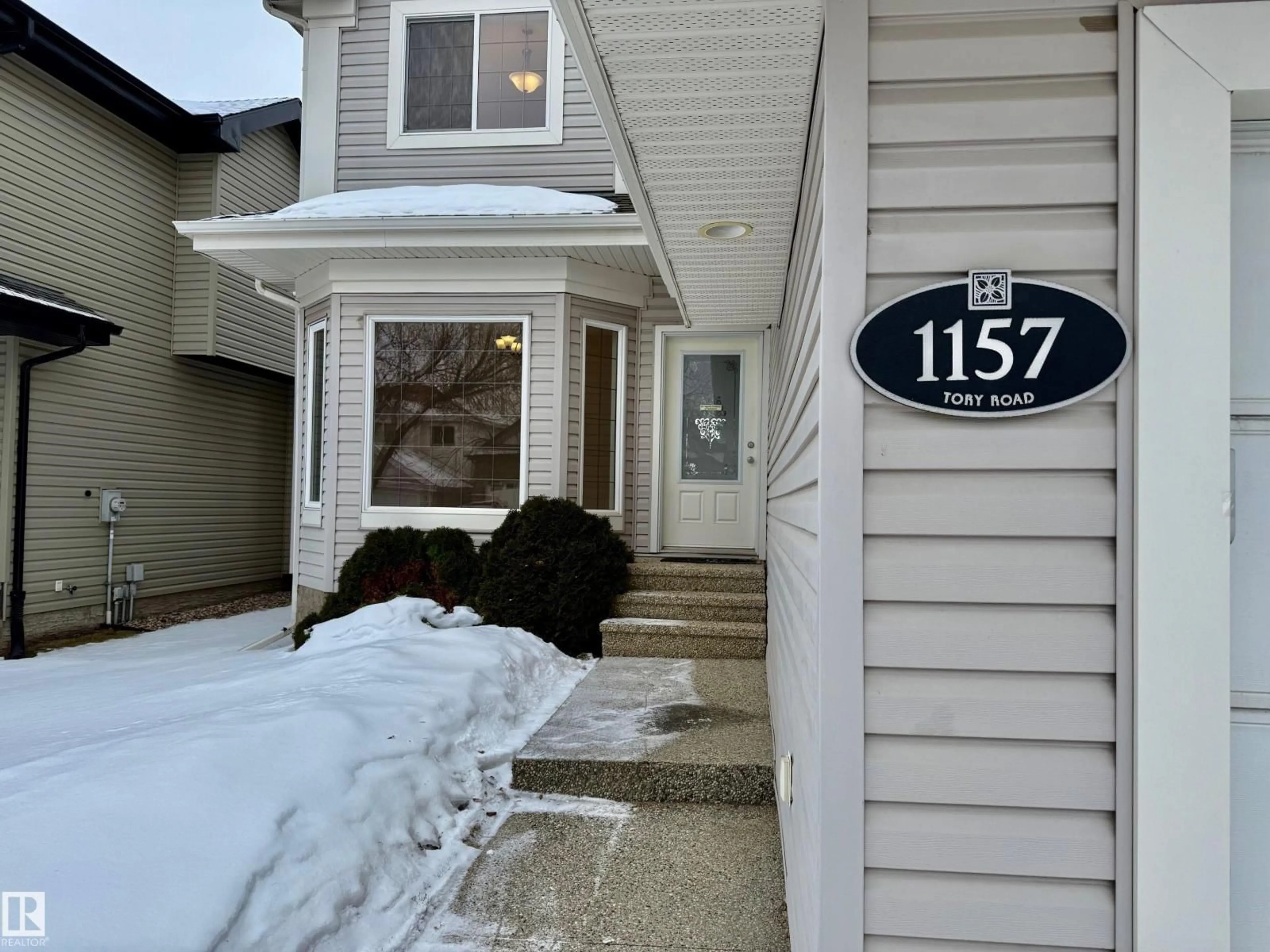 Indoor entryway for 1157 TORY RD, Edmonton Alberta T6R3P2