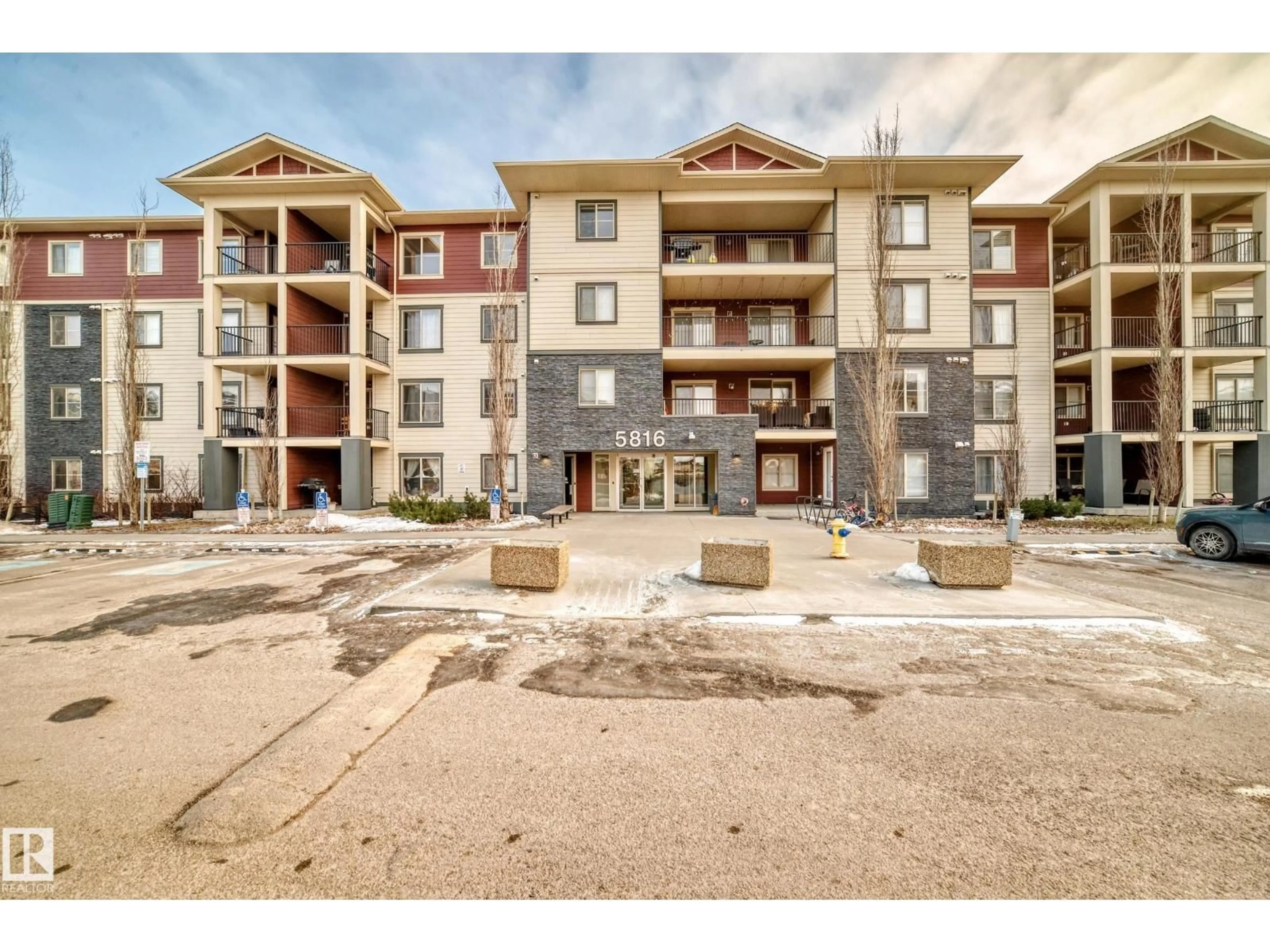 Unknown for 5816 - 117 MULLEN PL, Edmonton Alberta T6R0W3