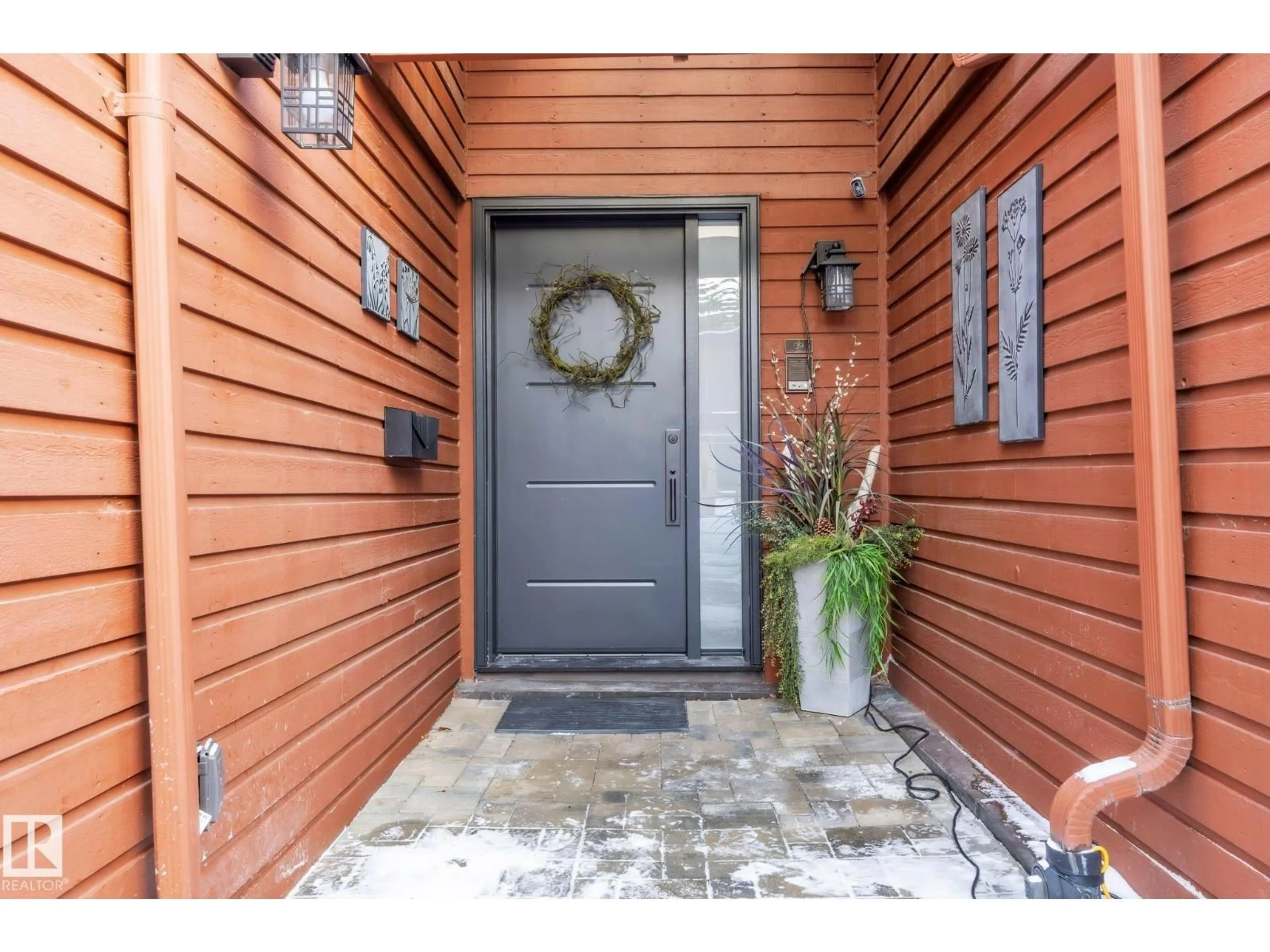 Indoor entryway for 39 - 500 LESSARD DR, Edmonton Alberta T6M1G1