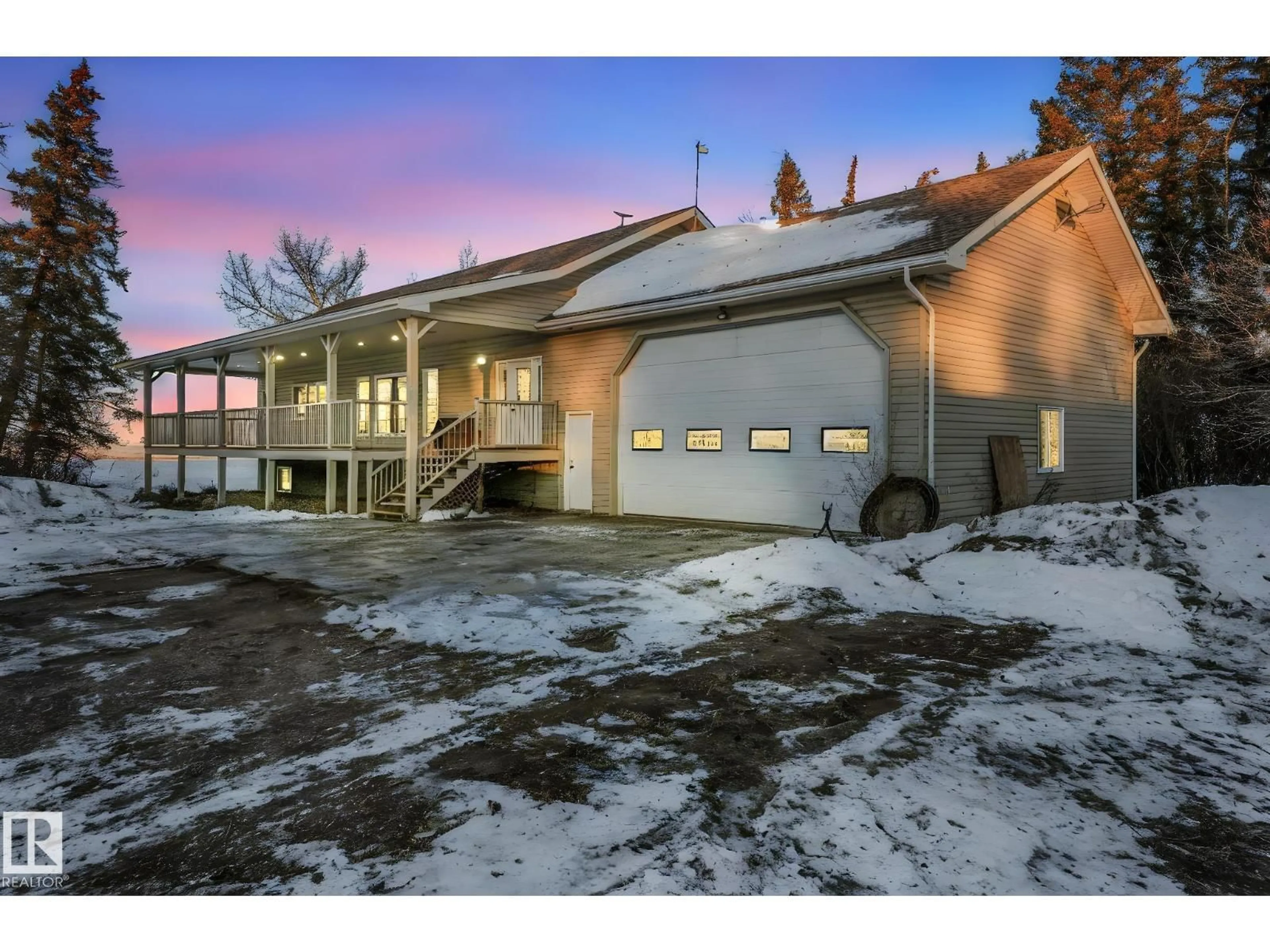 Indoor garage for 18142 TOWNSHIP ROAD 474, Rural Camrose County Alberta T0B3Z0